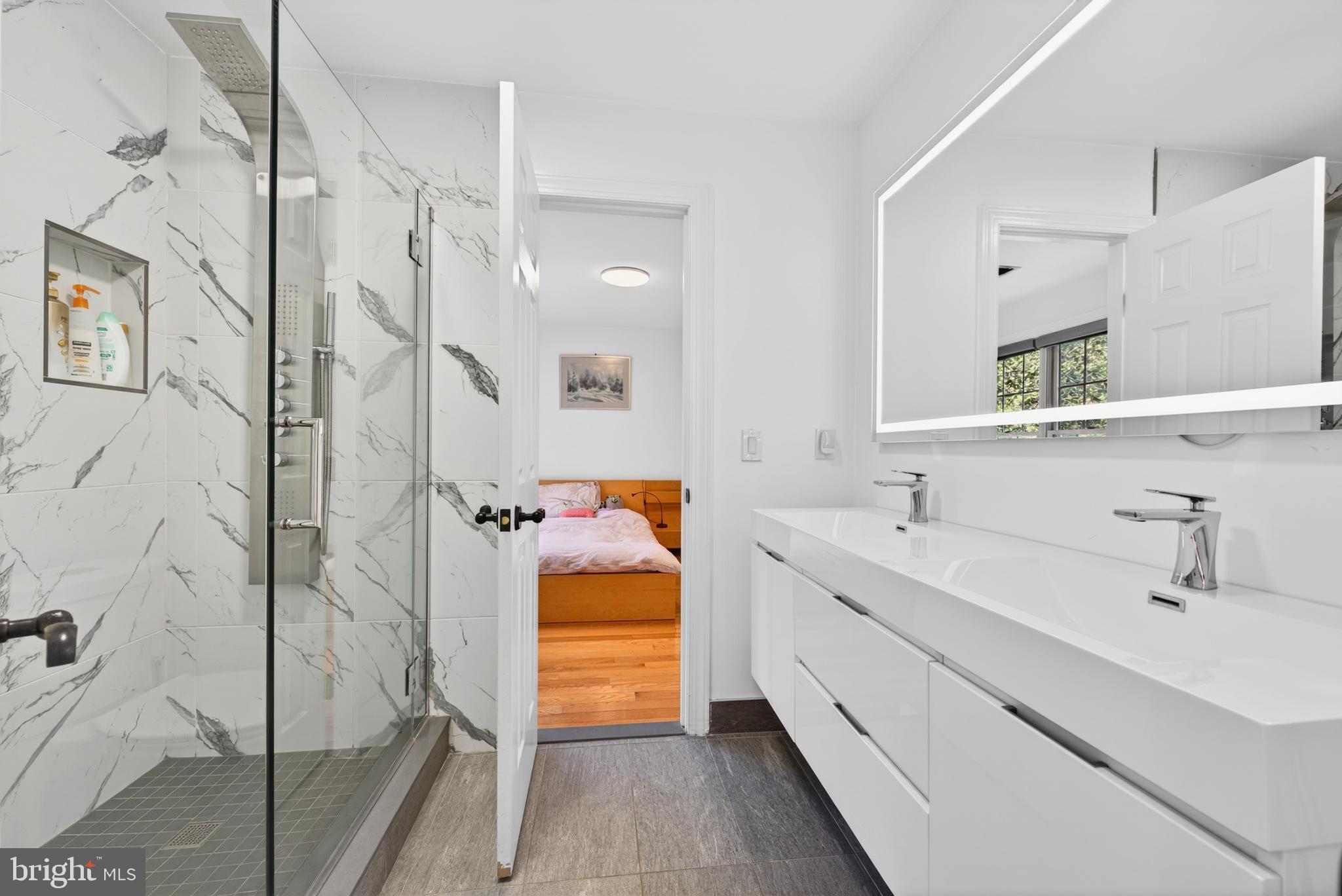 INGLESIDE - Residential