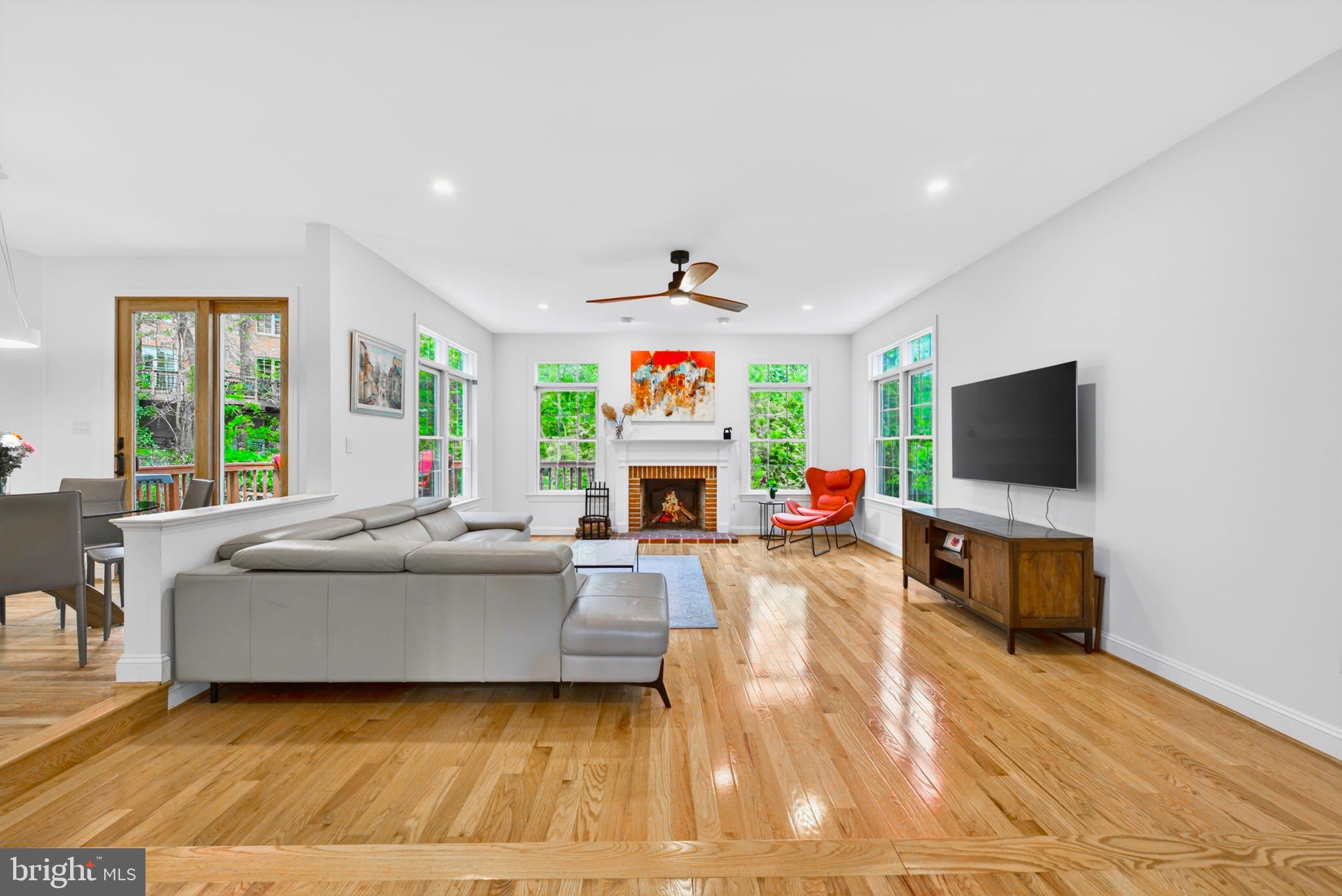 INGLESIDE - Residential