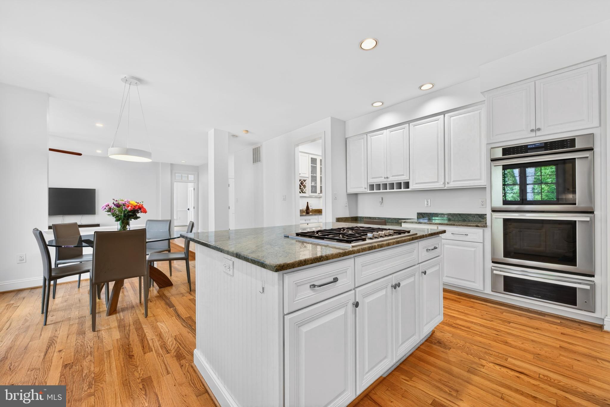 INGLESIDE - Residential