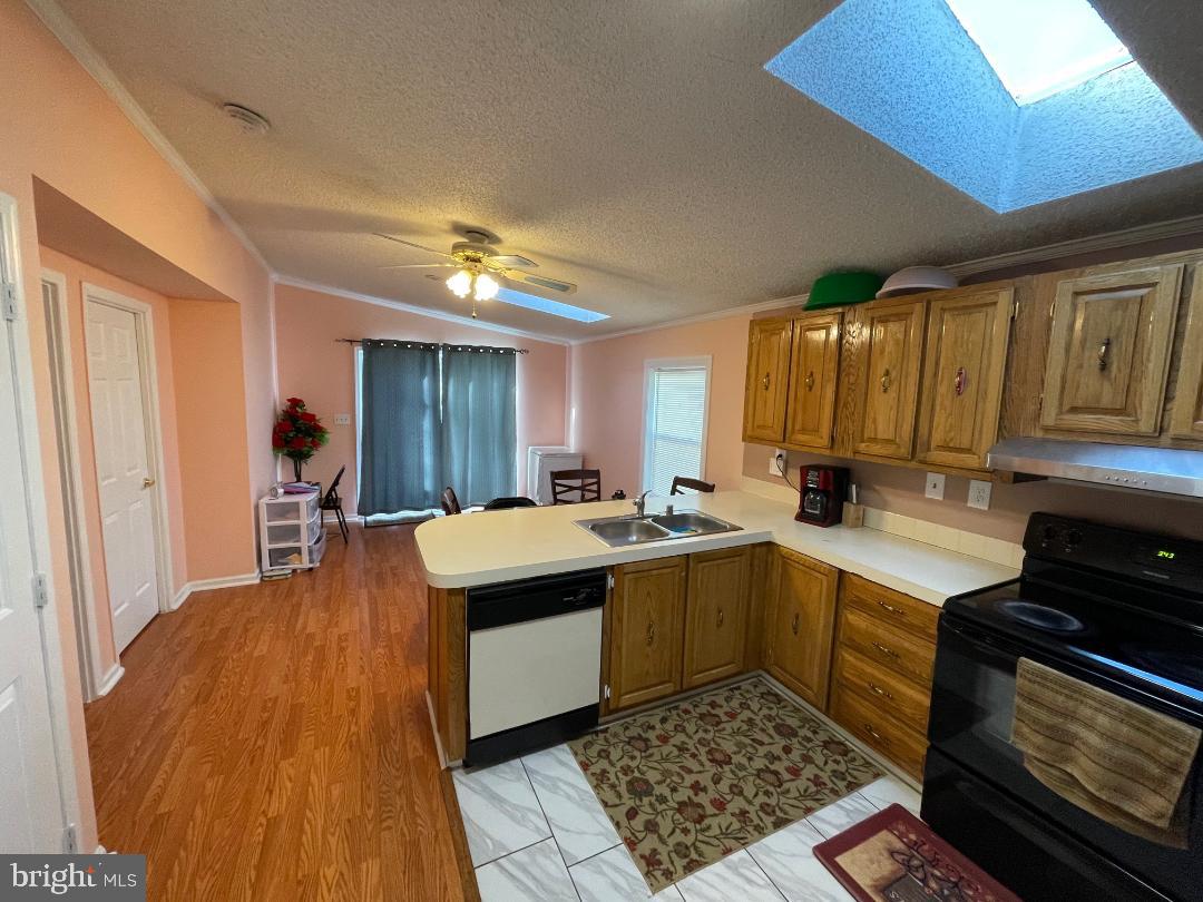 SIGNAL HILL - Residential