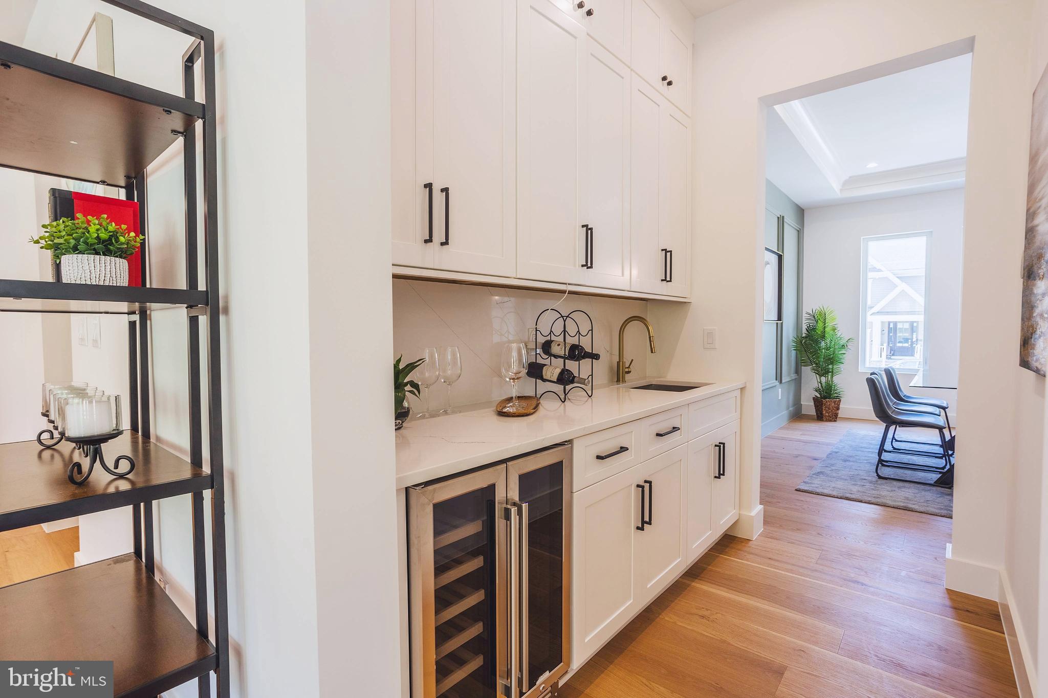 VIENNA WOODS - Residential