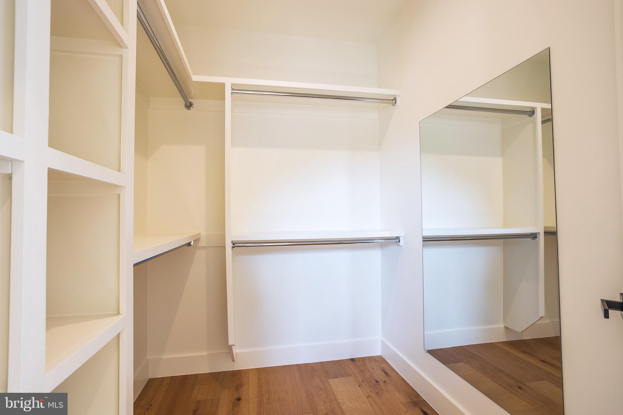 VIENNA WOODS - Residential