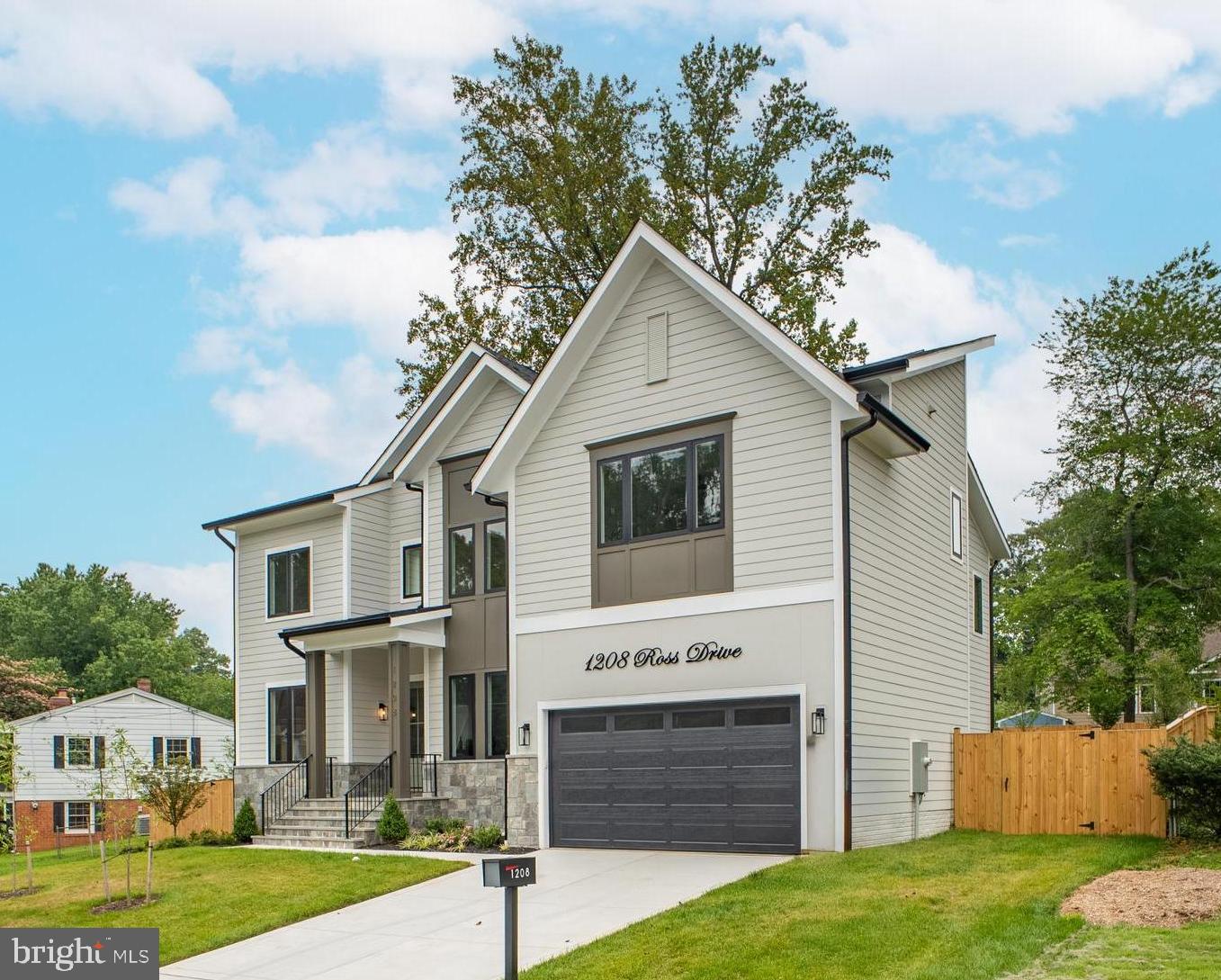 1208 ROSS DRIVE SW