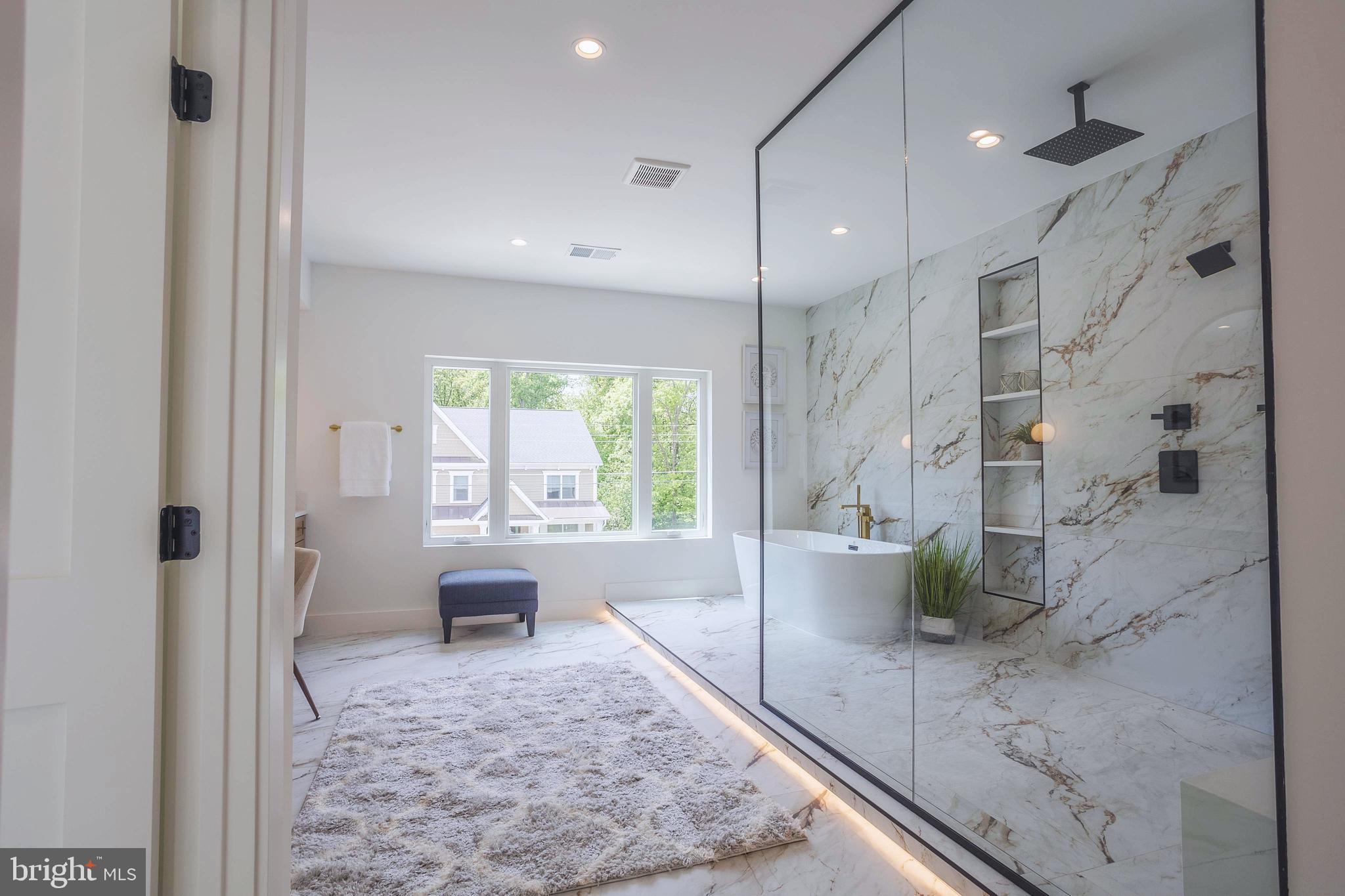 VIENNA WOODS - Residential