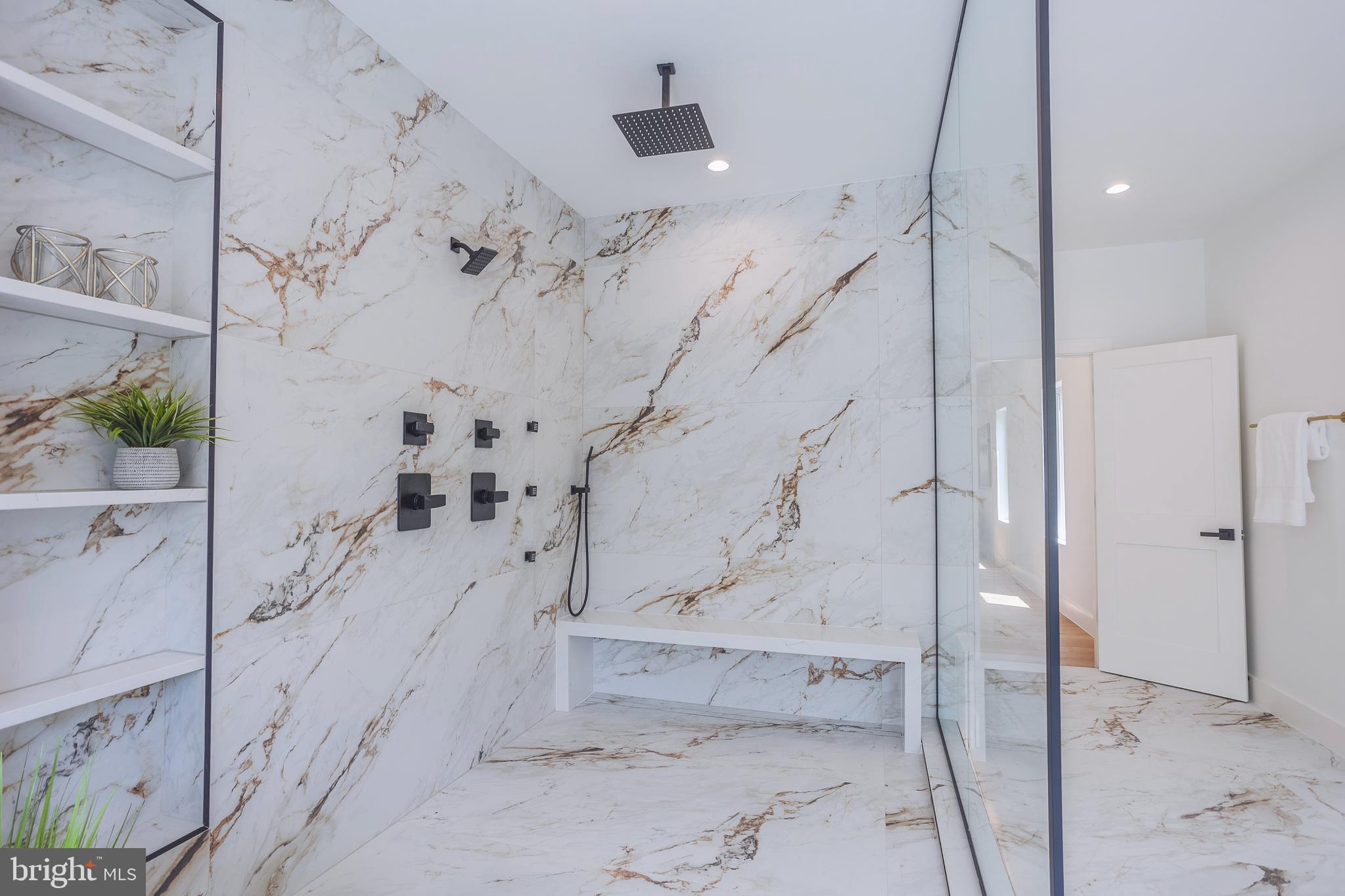 VIENNA WOODS - Residential