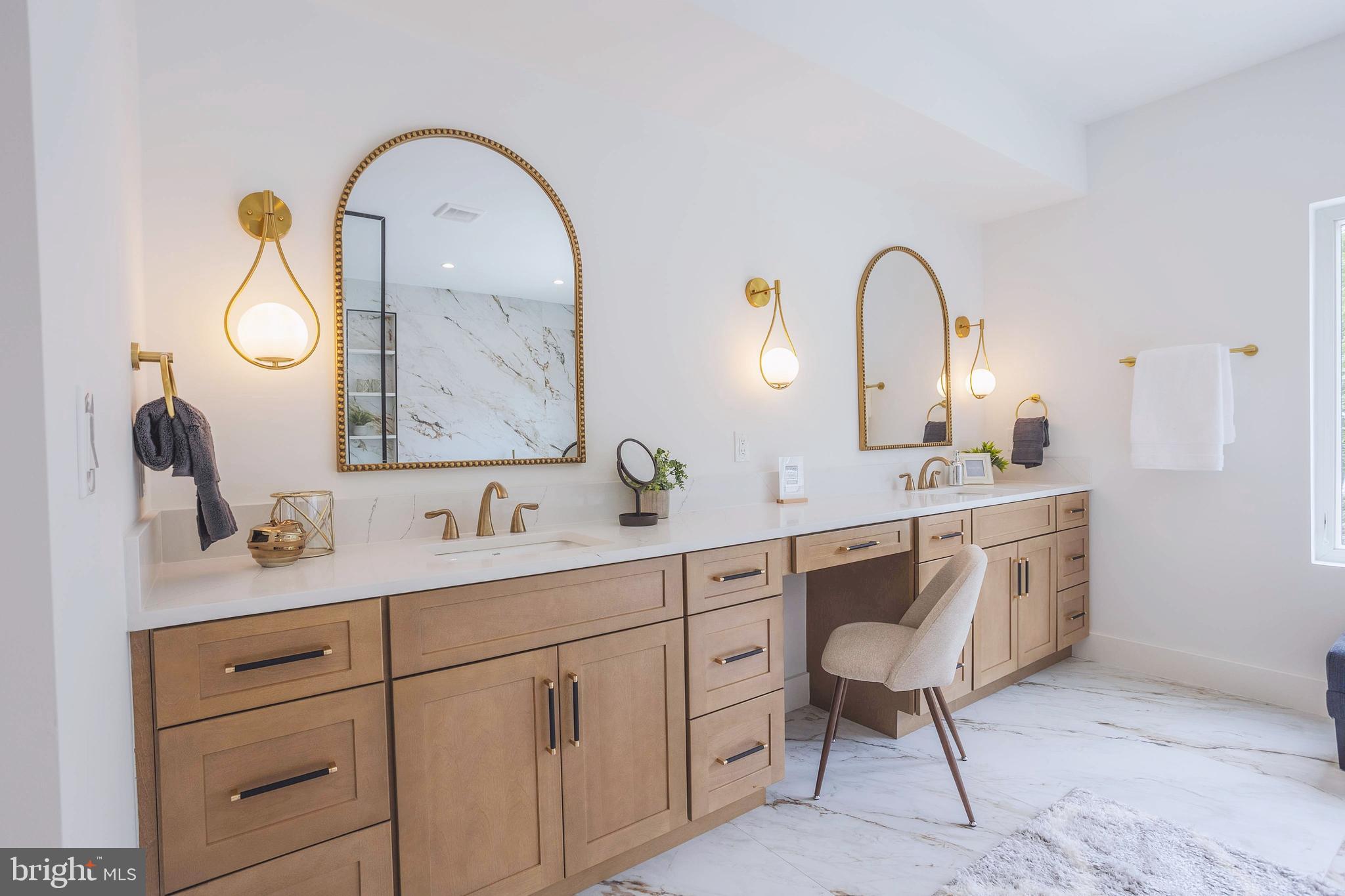 VIENNA WOODS - Residential