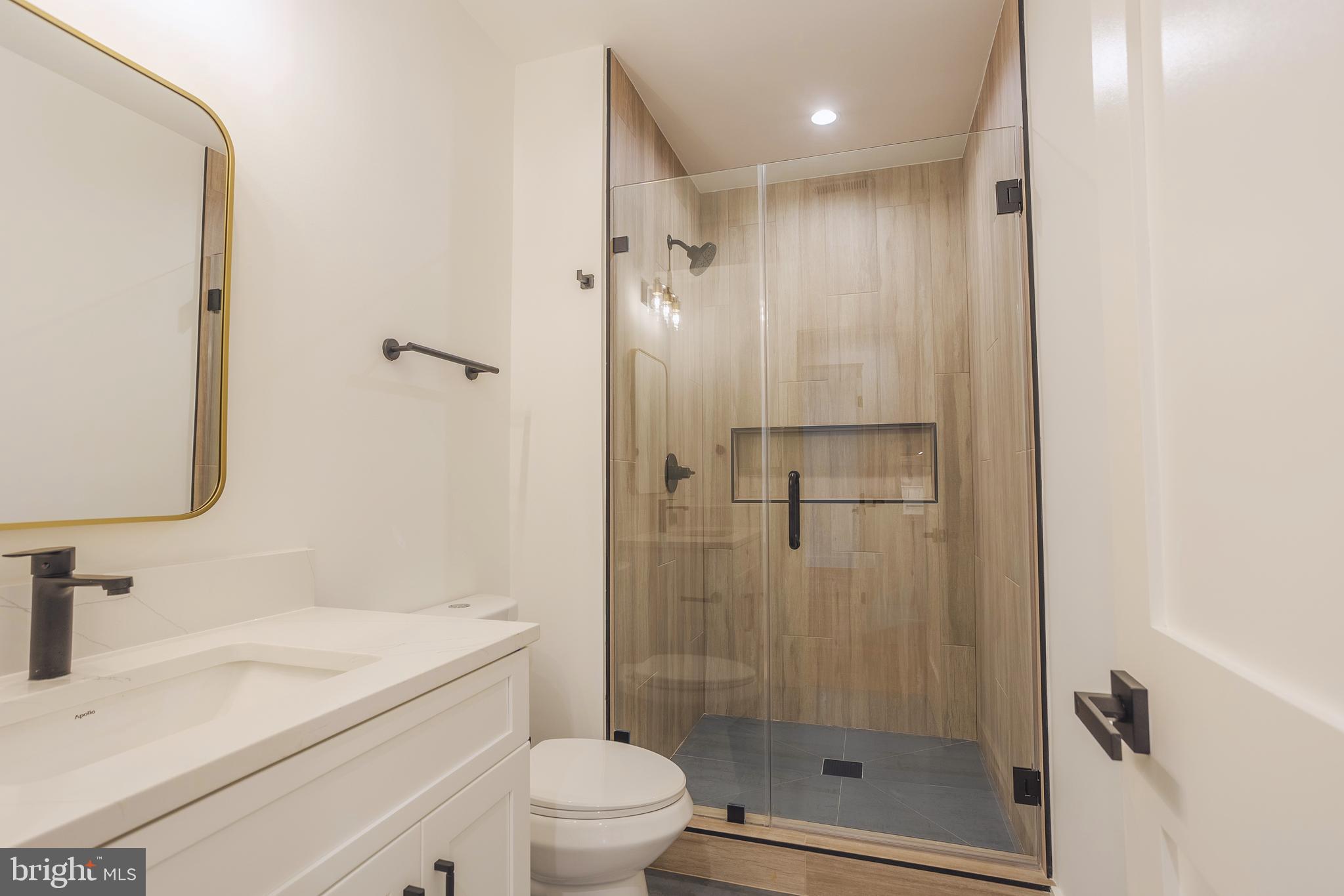 VIENNA WOODS - Residential