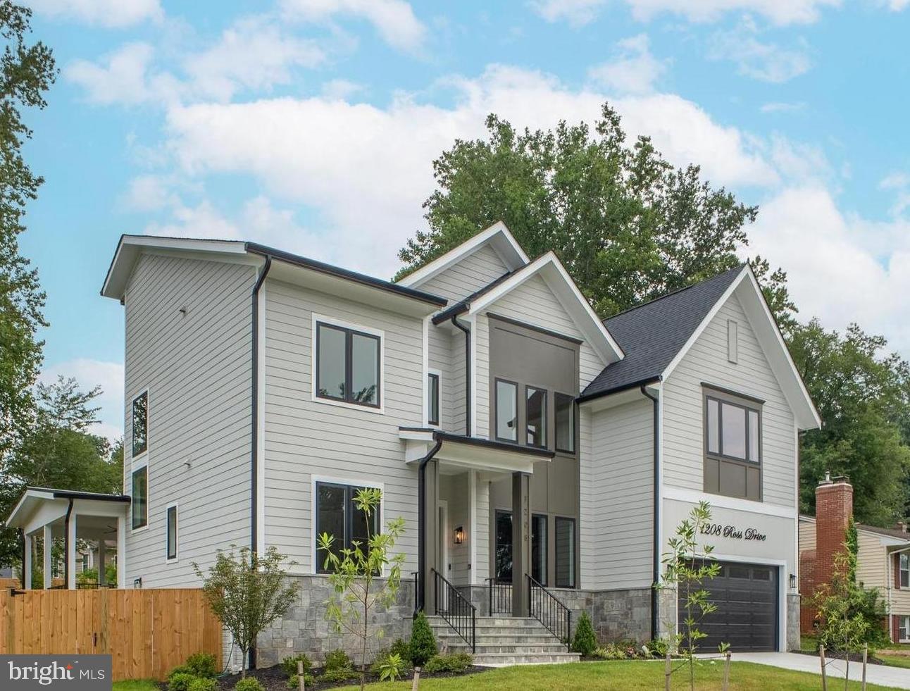 1208 ROSS DRIVE SW