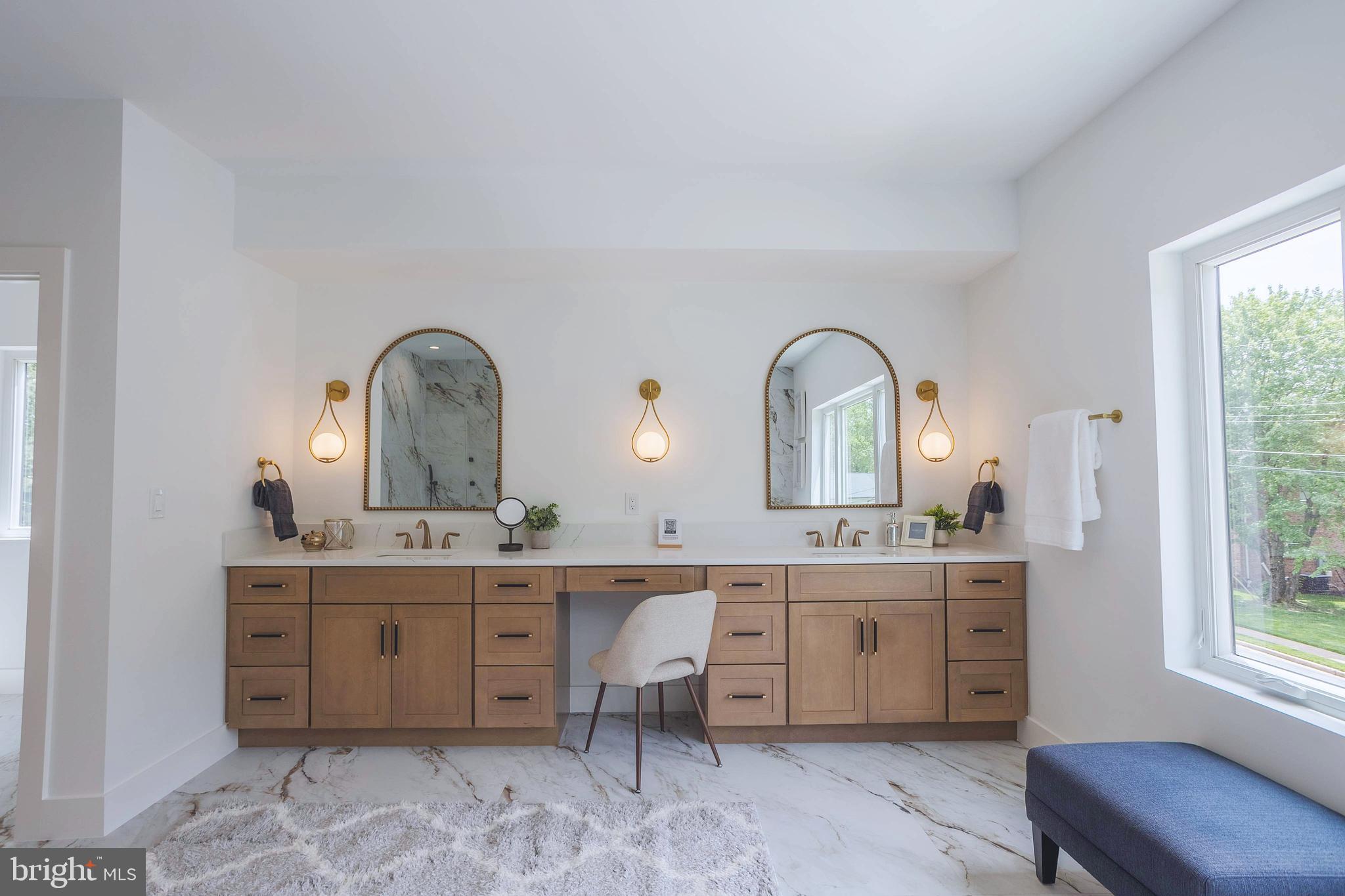 VIENNA WOODS - Residential