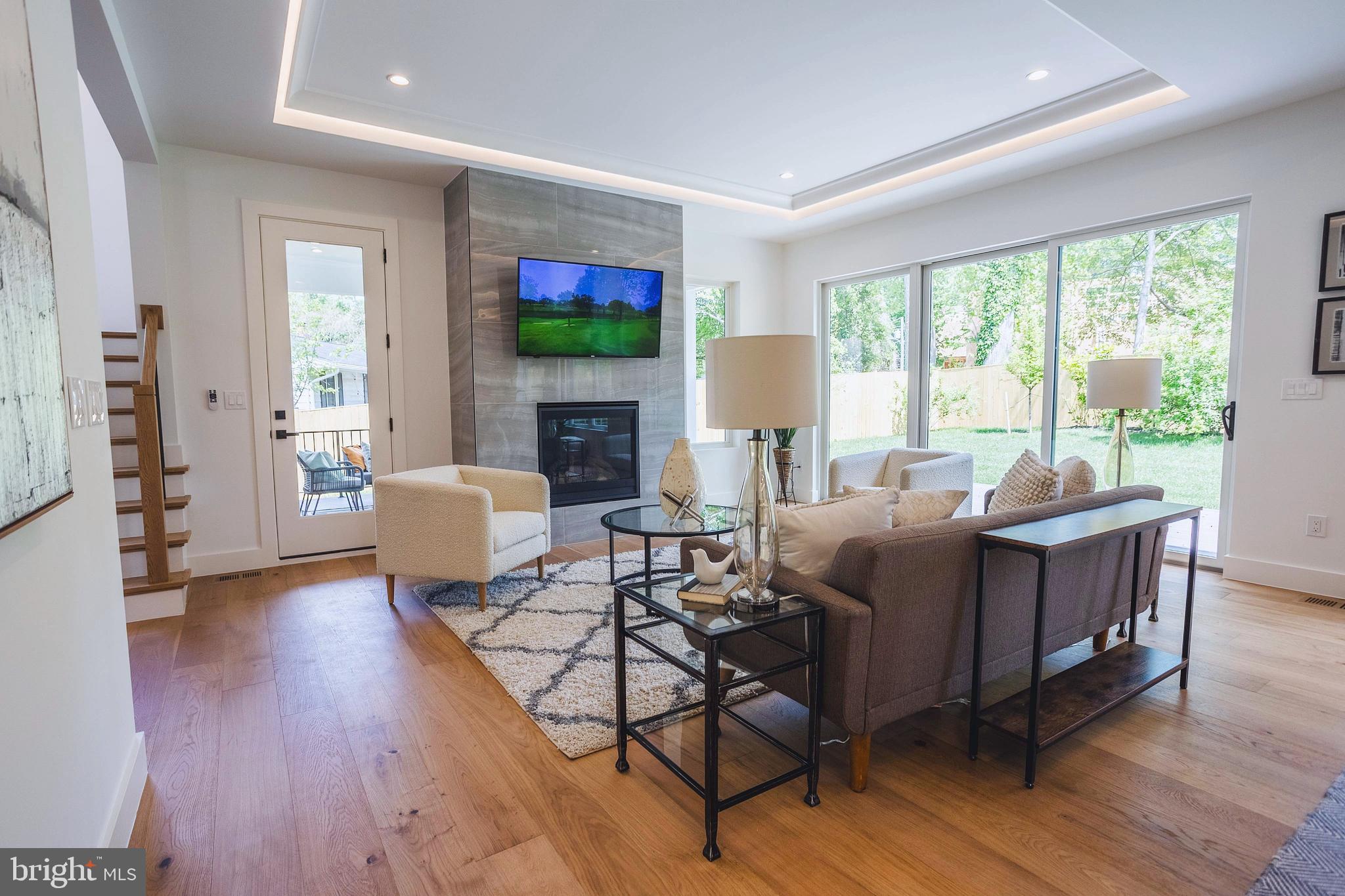 VIENNA WOODS - Residential