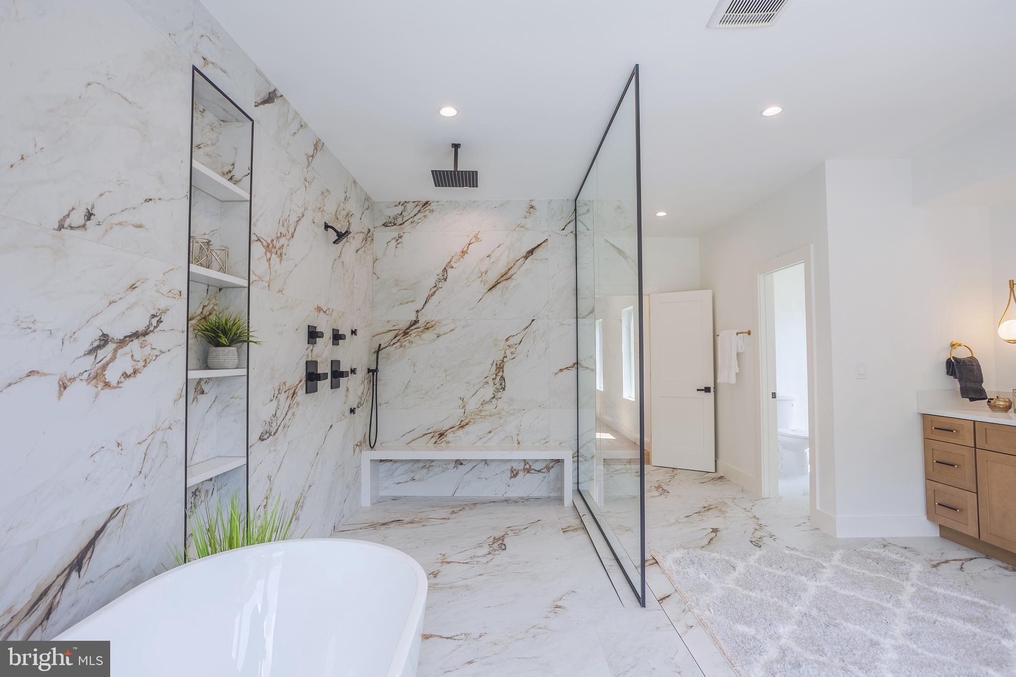 VIENNA WOODS - Residential