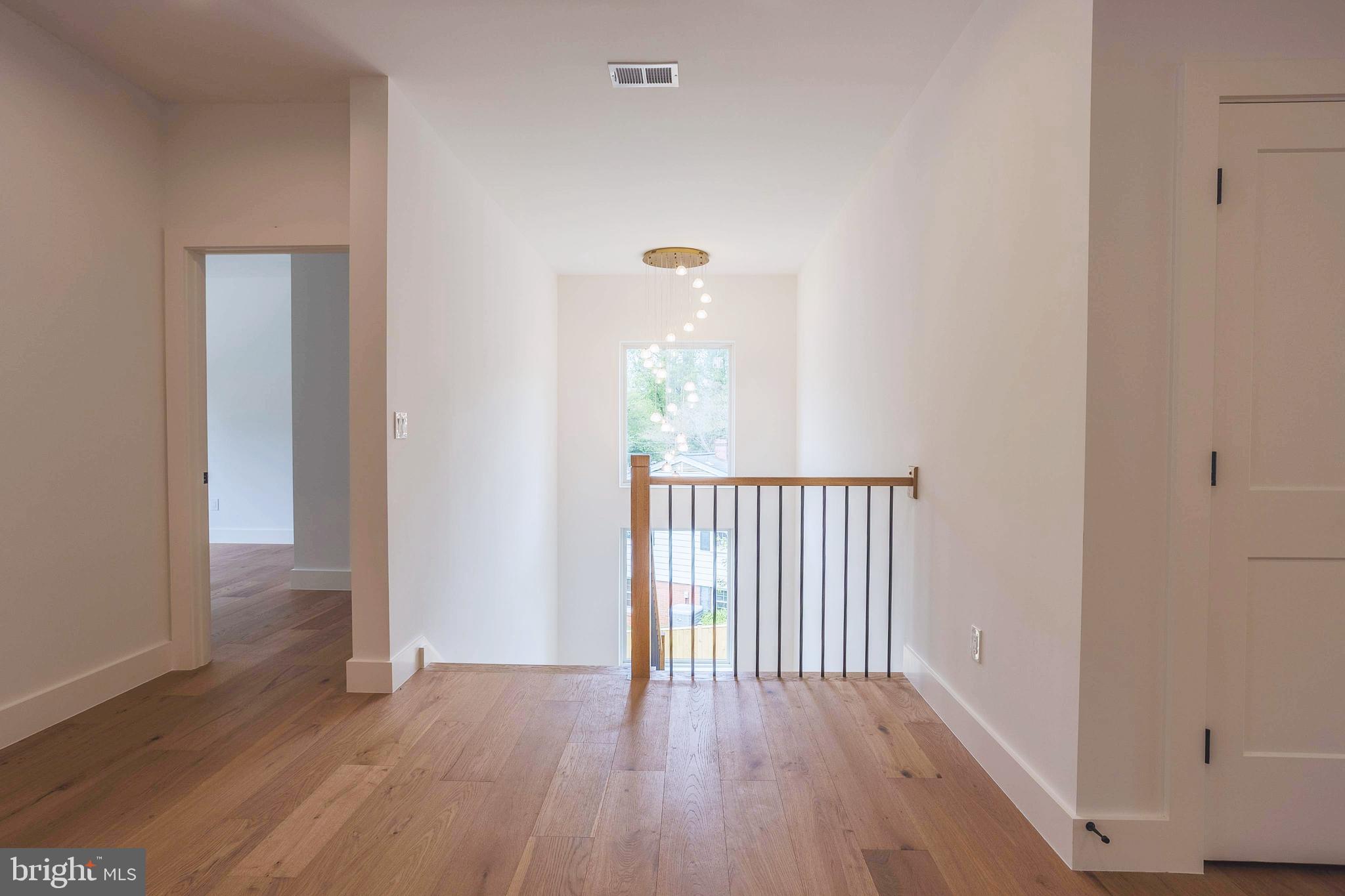 VIENNA WOODS - Residential