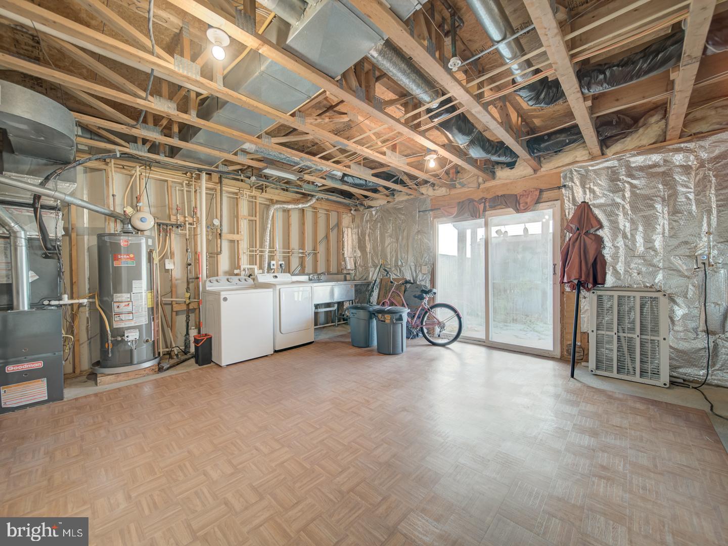 CARROLLWOOD MANOR - Residential