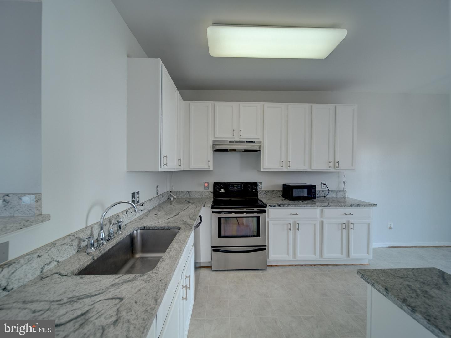 CARROLLWOOD MANOR - Residential