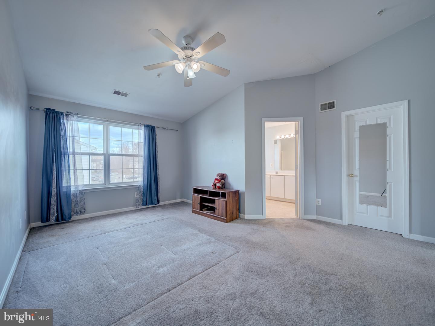 CARROLLWOOD MANOR - Residential