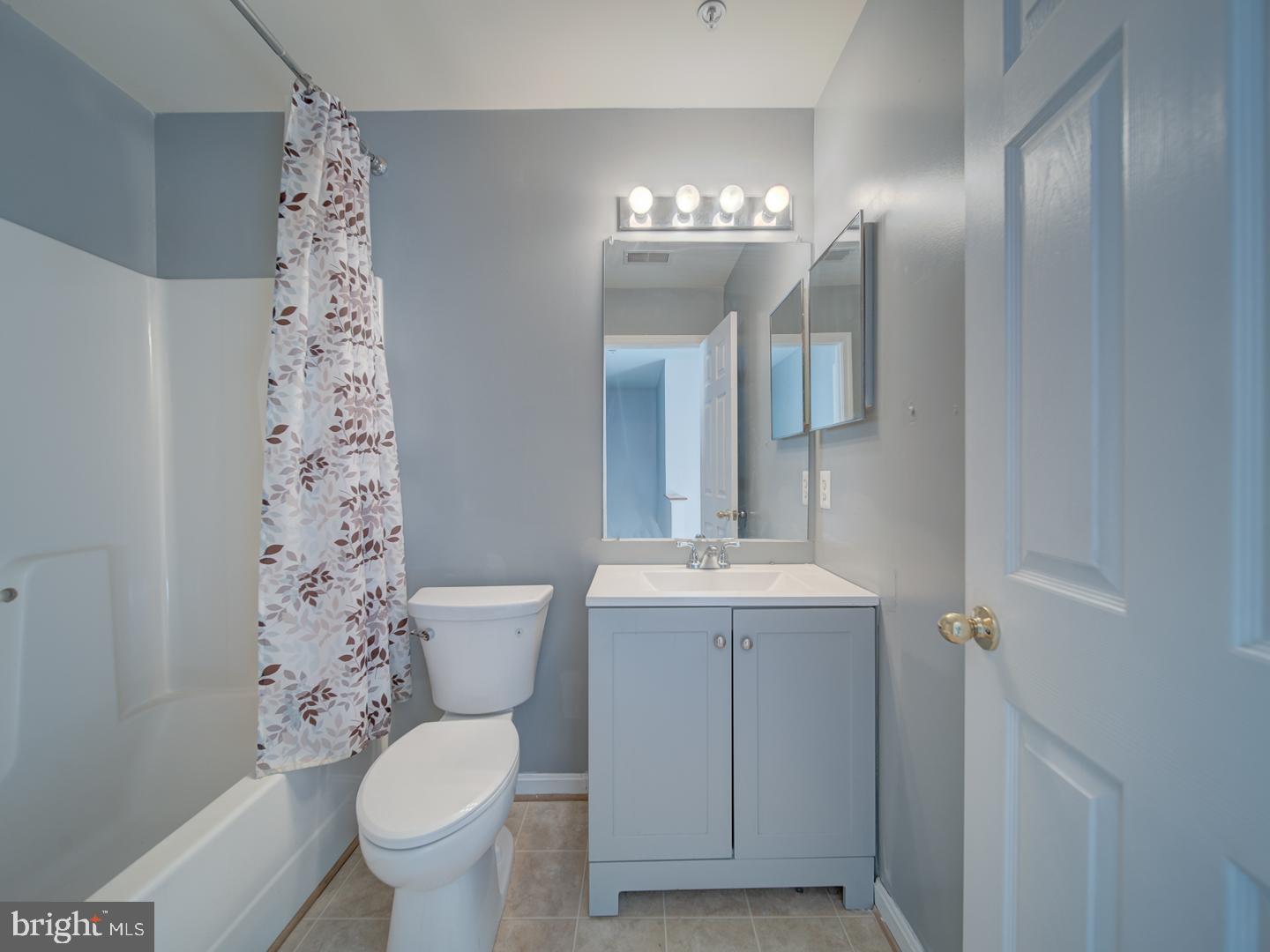 CARROLLWOOD MANOR - Residential