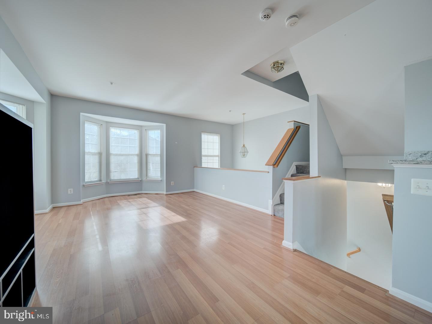 CARROLLWOOD MANOR - Residential