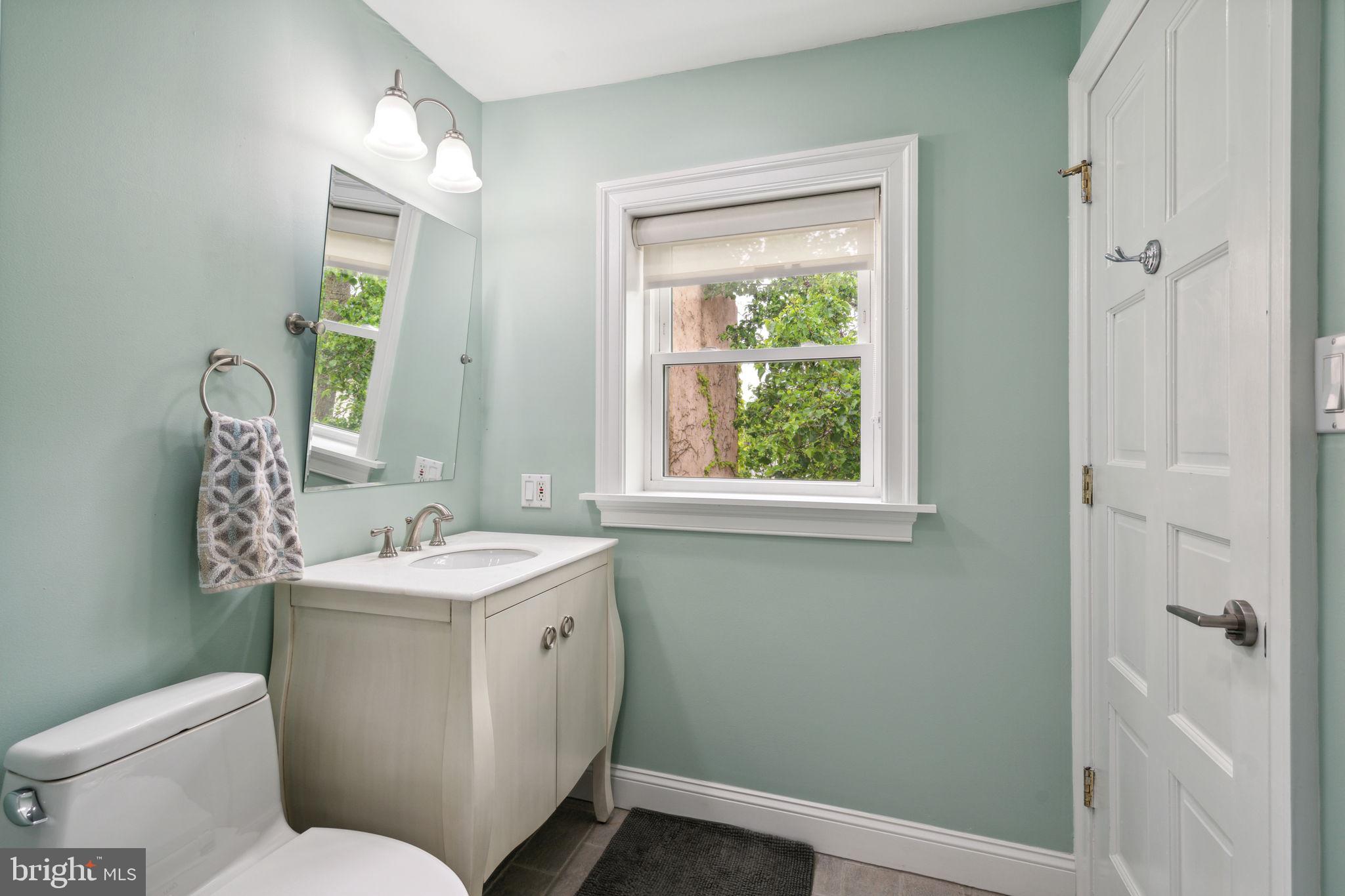 QUEEN VILLAGE - Residential