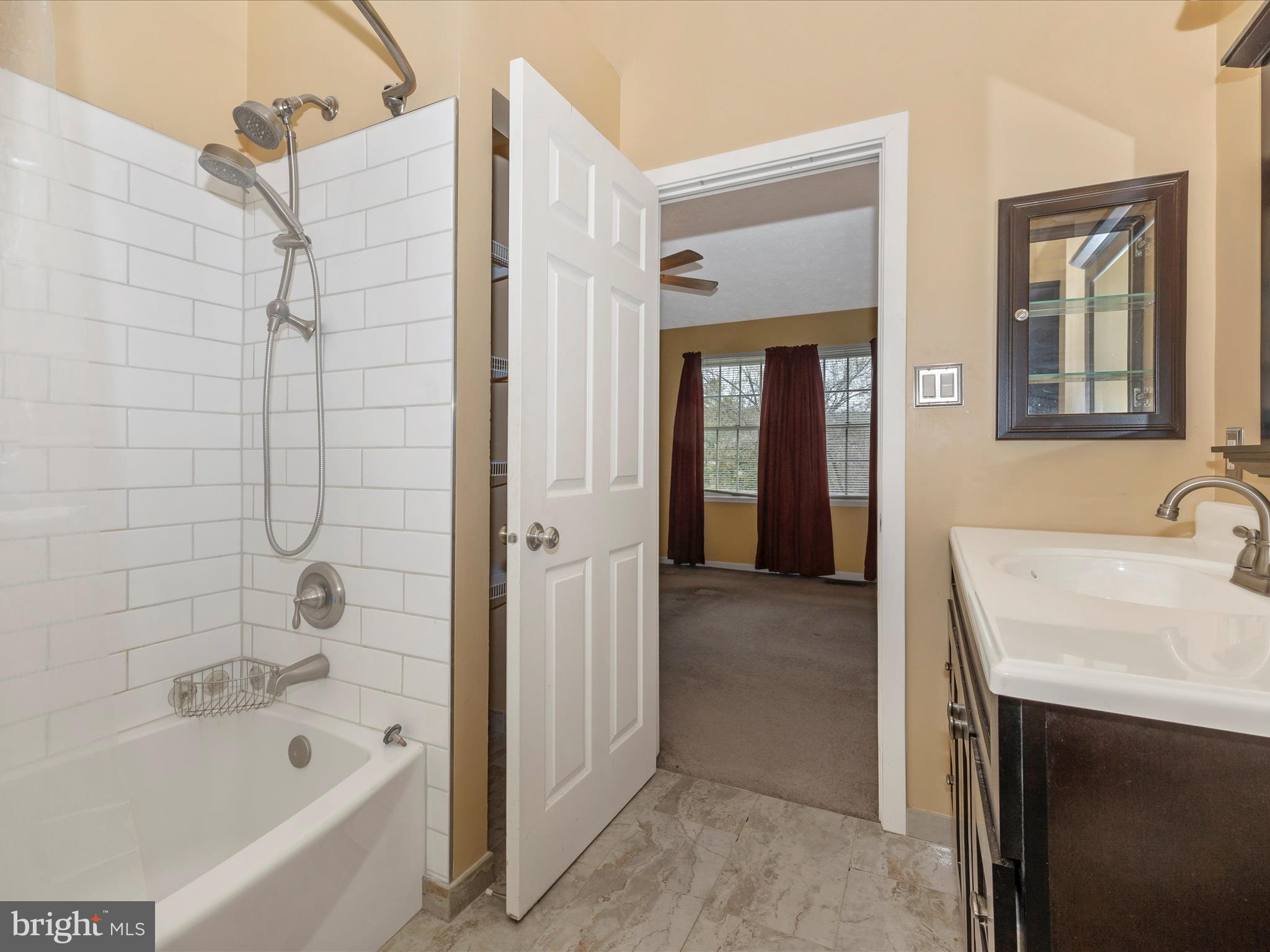 BALLENGER CREEK MEADOWS - Residential