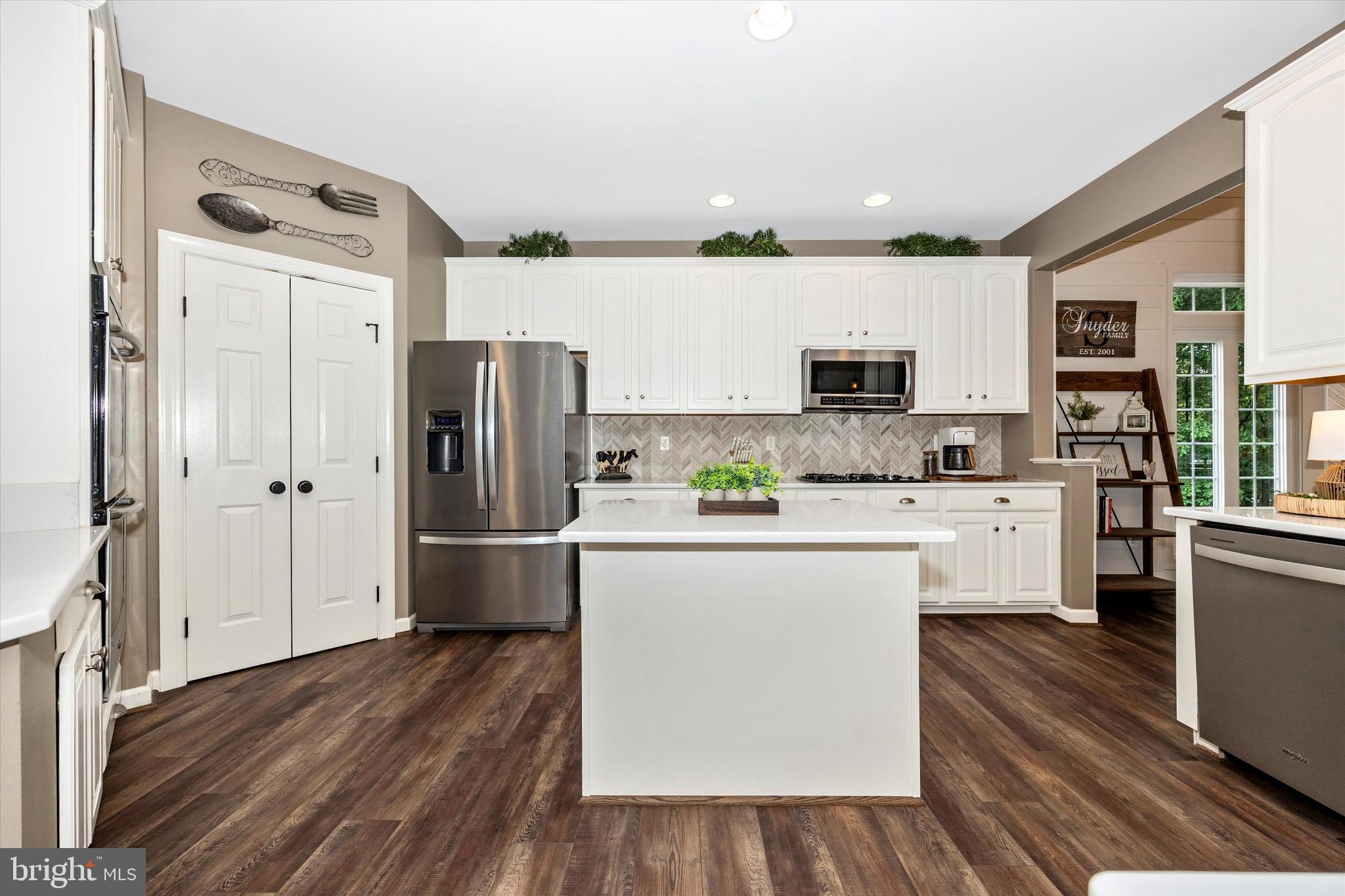 SPRING RIDGE - Residential