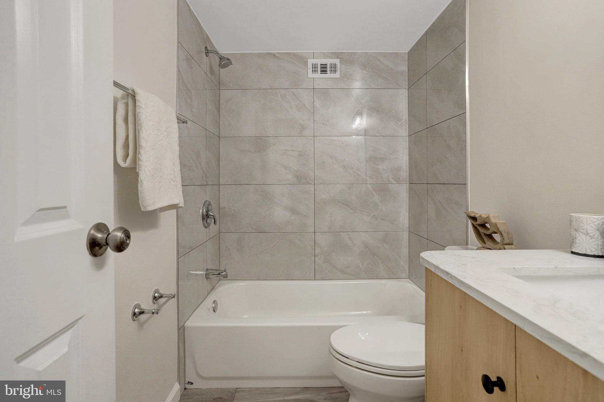 THE CARLTON - Residential