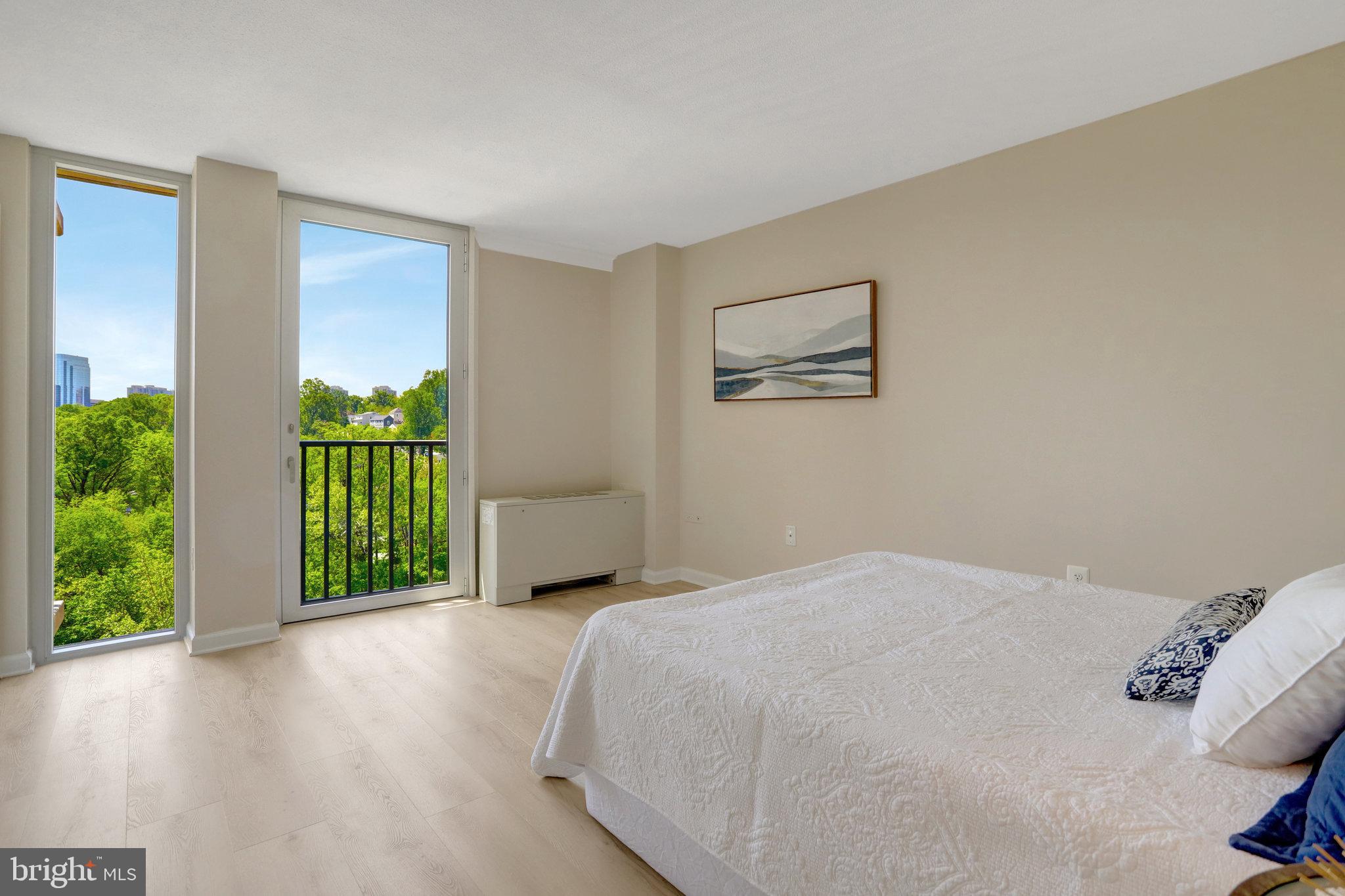 THE CARLTON - Residential