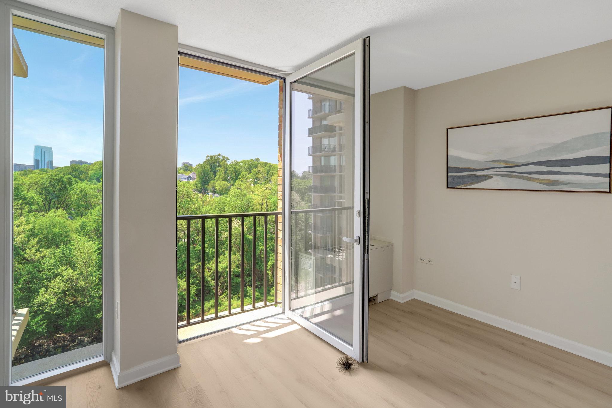 THE CARLTON - Residential