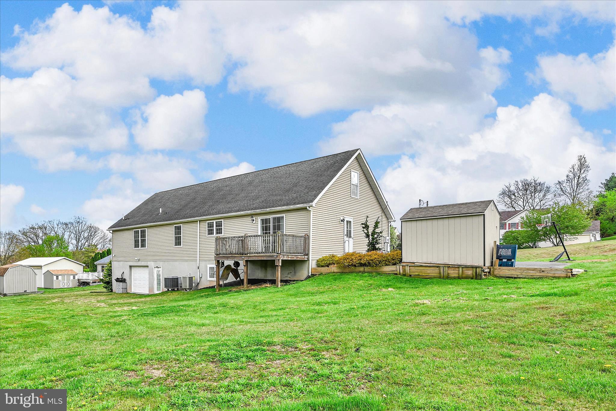 LAKE WYNONAH - Residential