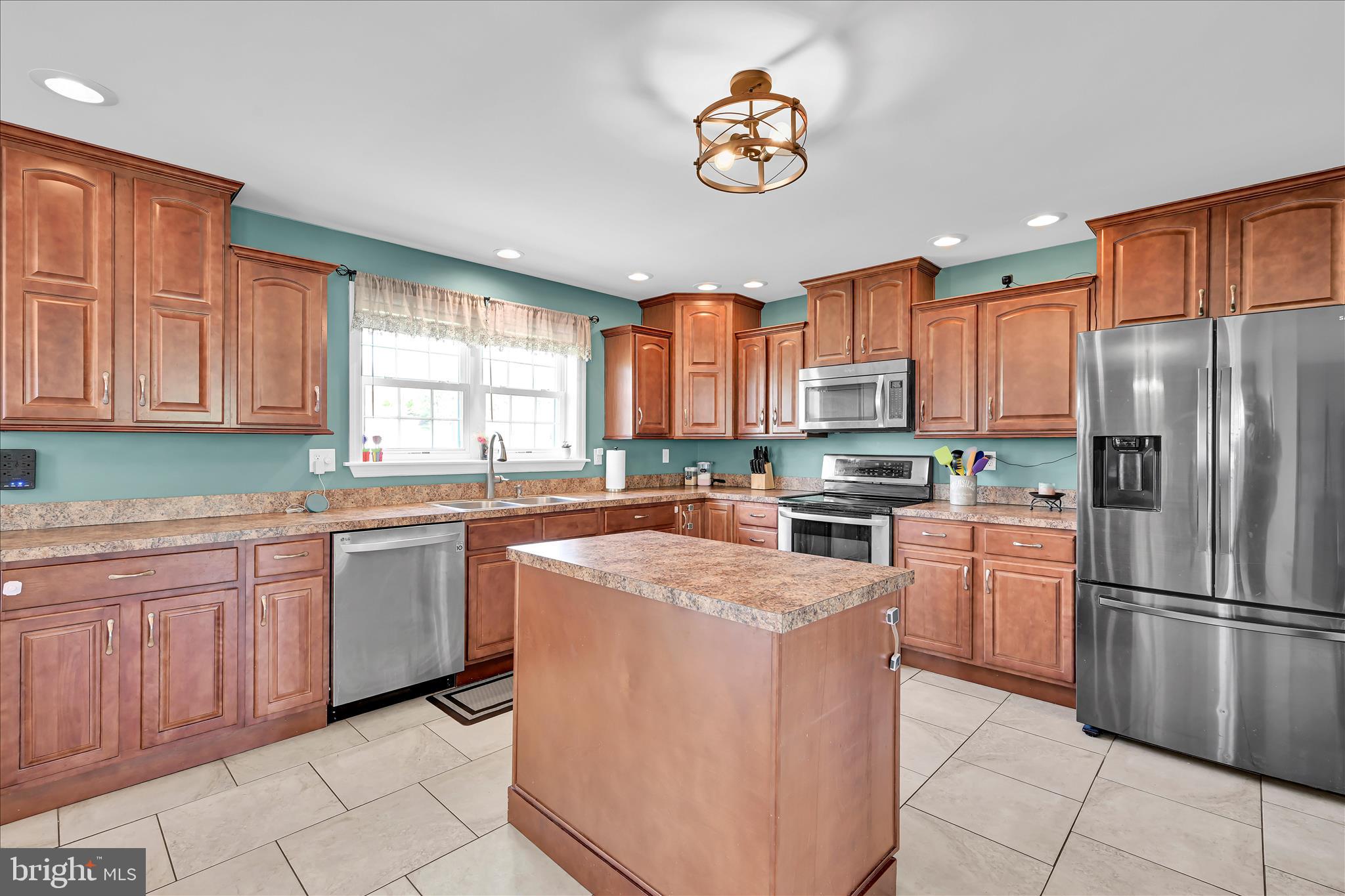 LAKE WYNONAH - Residential