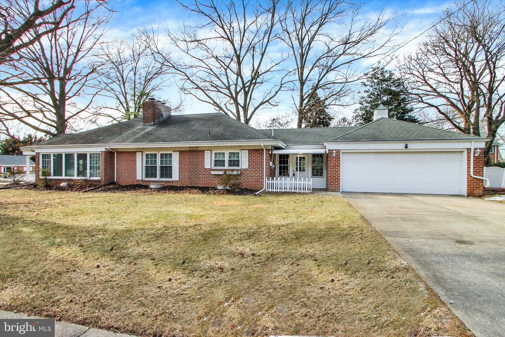 Photo of 2217 Eastern Boulevard, YORK, PA 17402 (MLS # PAYK2096794)