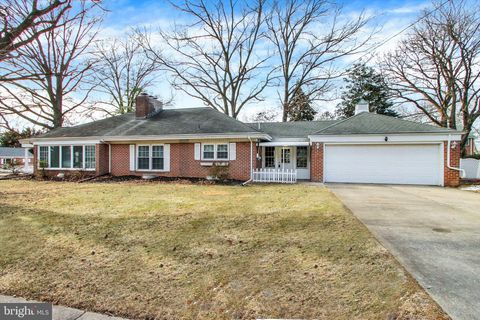 2217 EASTERN BOULEVARD YORK PA 17402