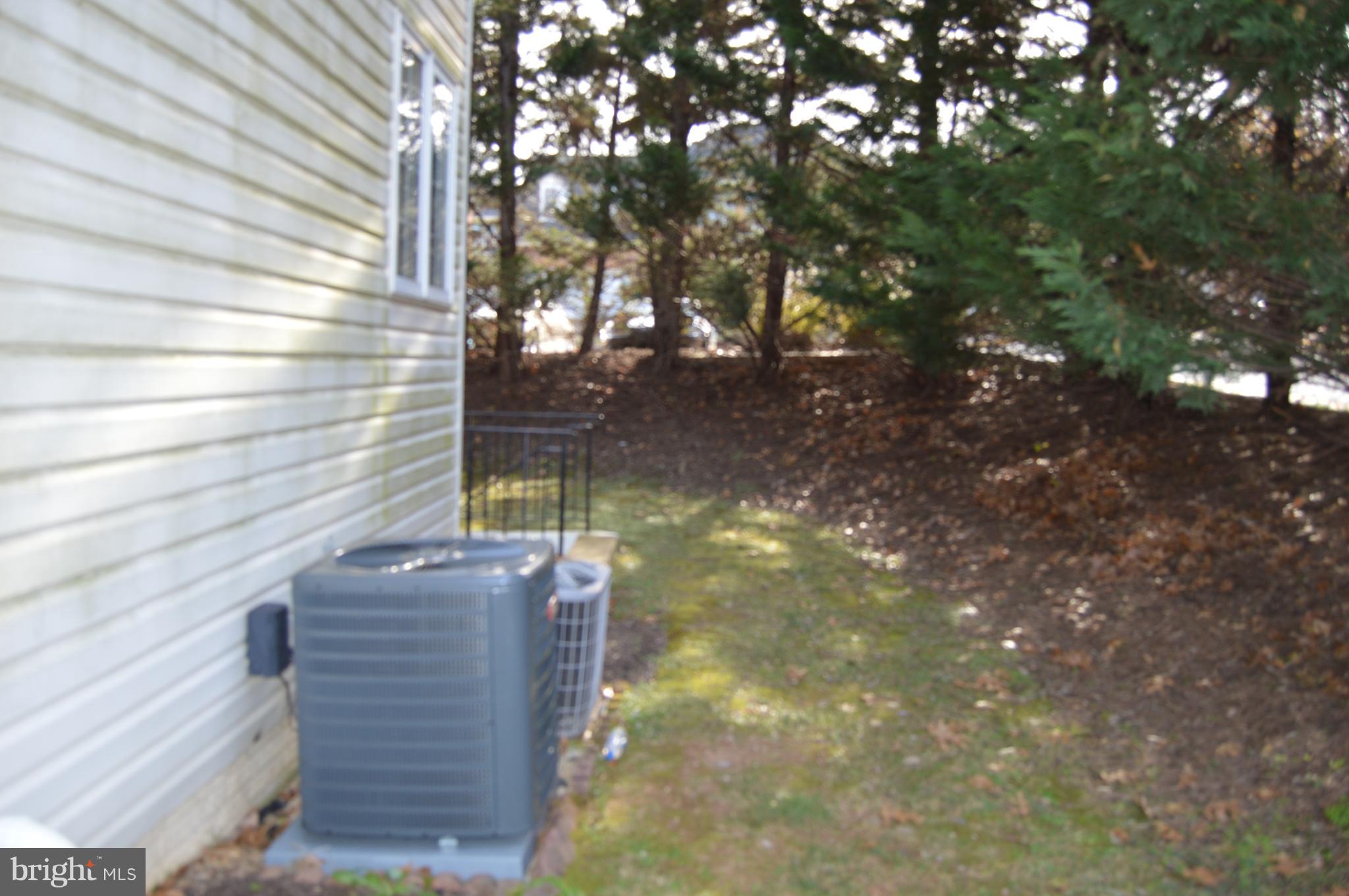 TYSONS EXECUTIVE VILLAGE - Residential Lease