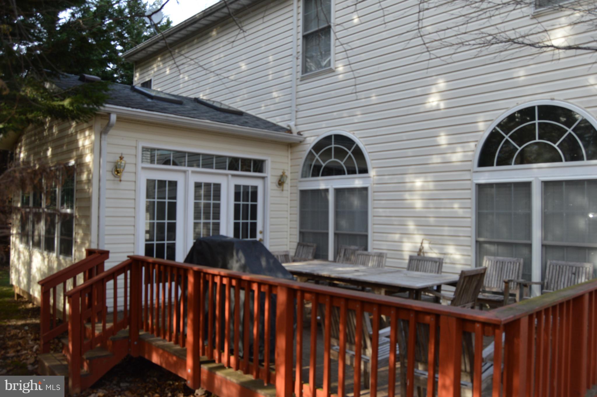 TYSONS EXECUTIVE VILLAGE - Residential Lease