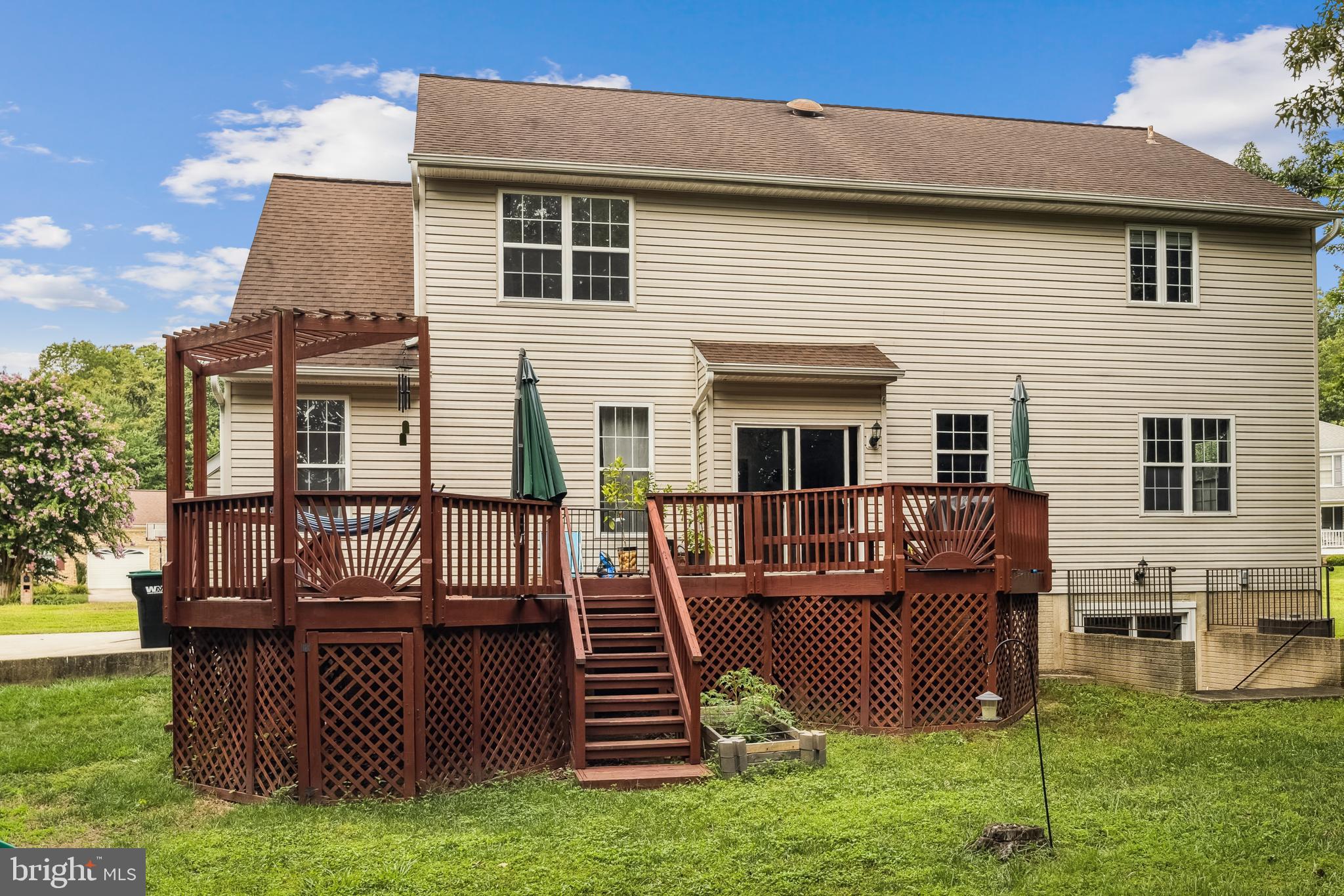 2404 BERRY THICKET COURT