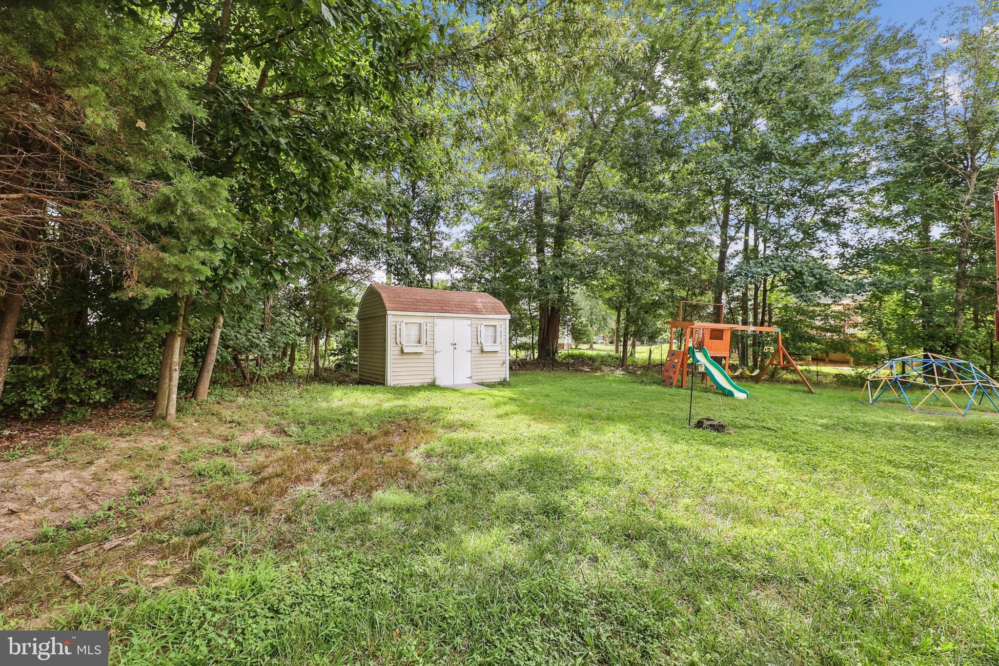 2404 BERRY THICKET COURT