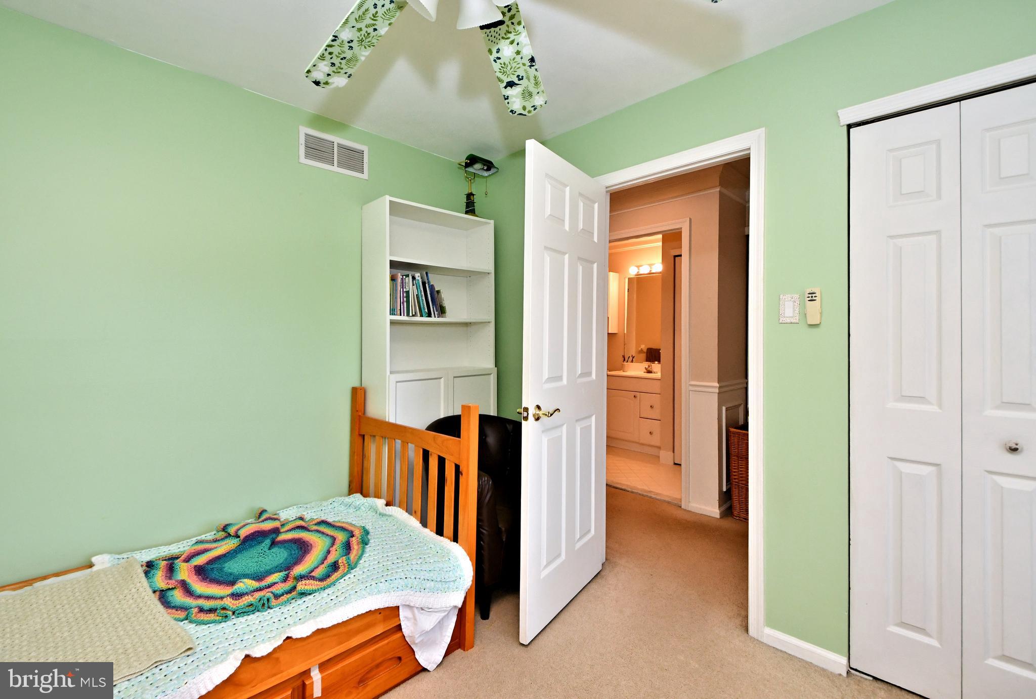 COUNTRY BEND - Residential