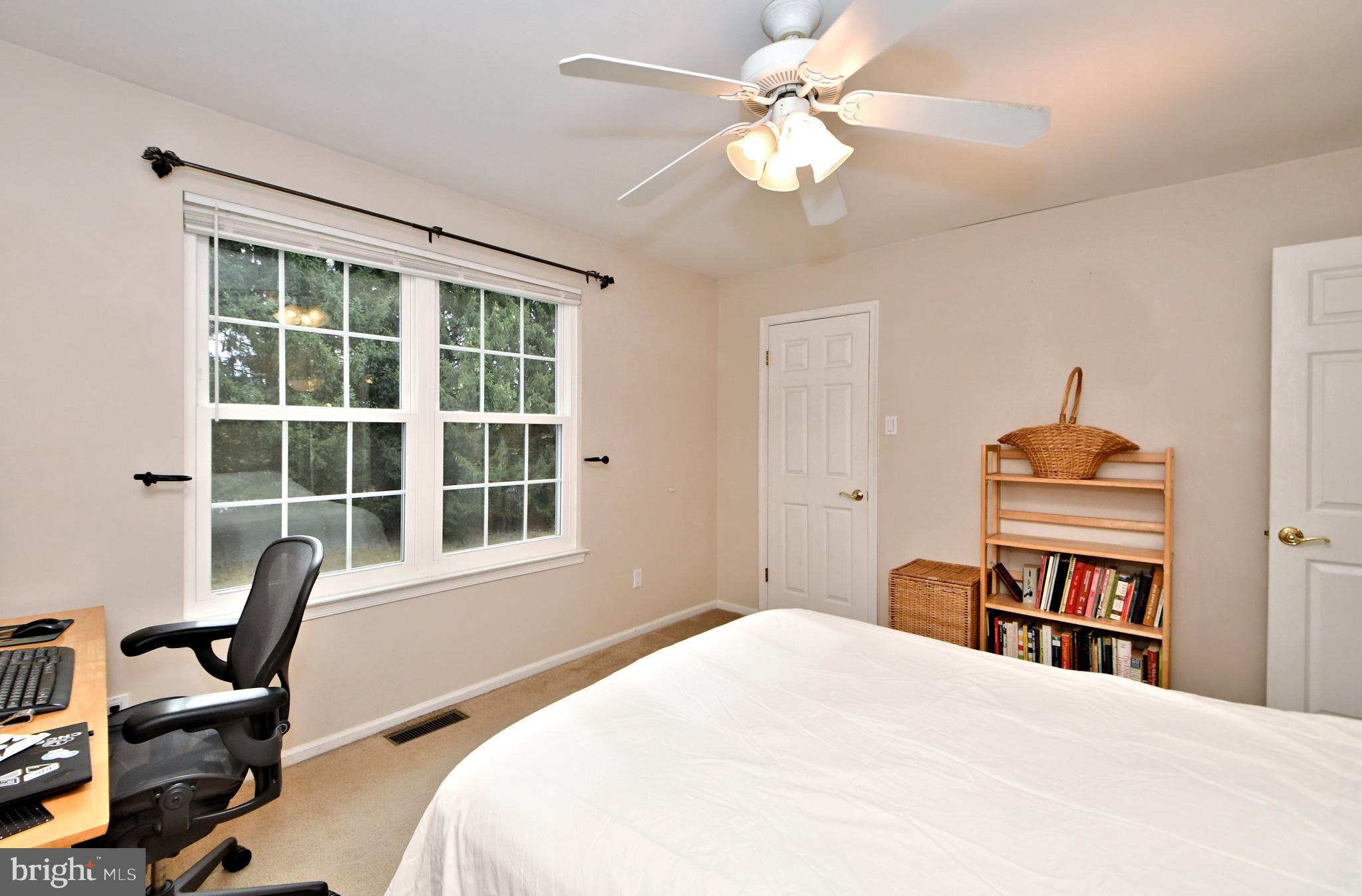 COUNTRY BEND - Residential