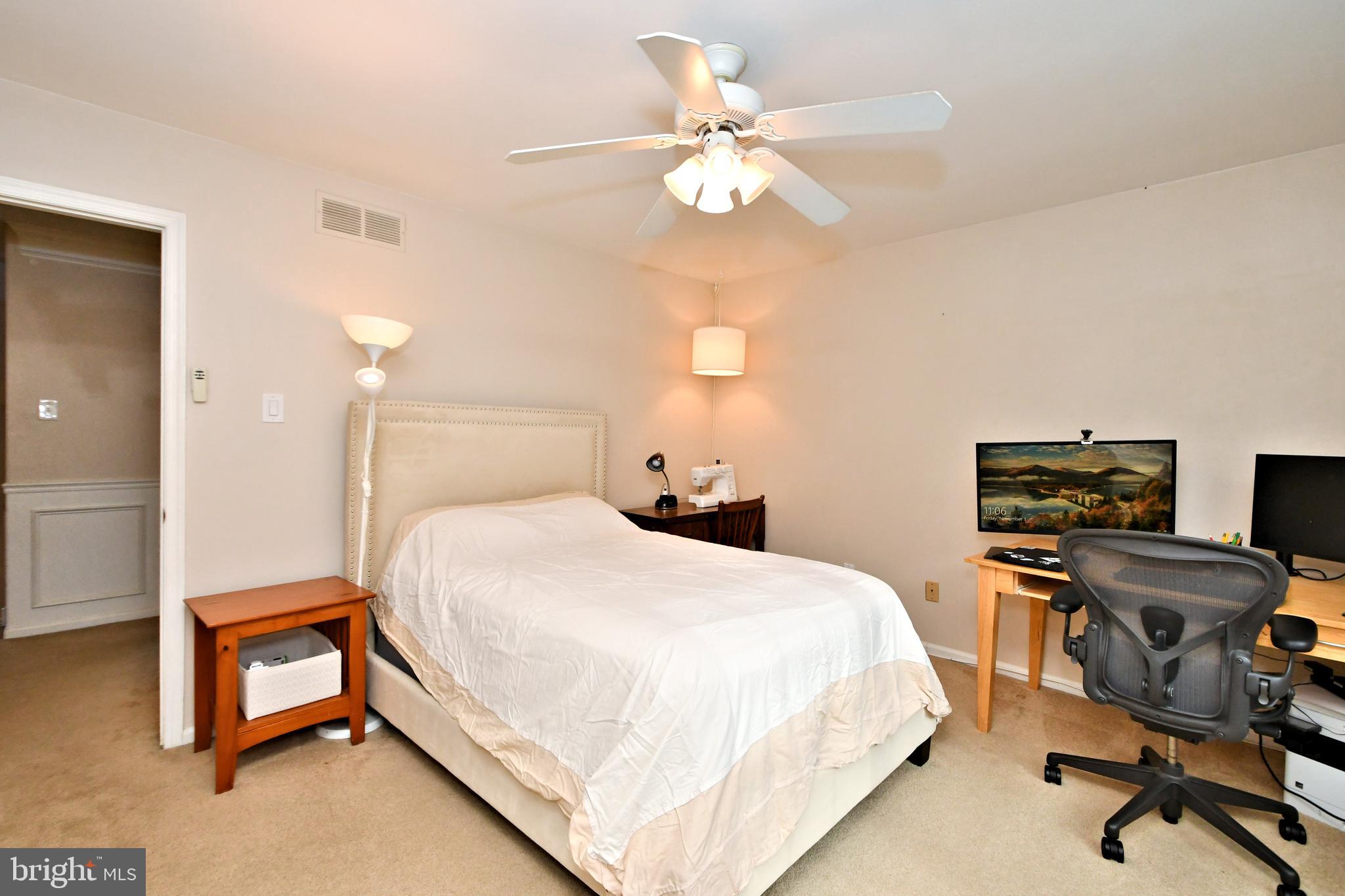 COUNTRY BEND - Residential