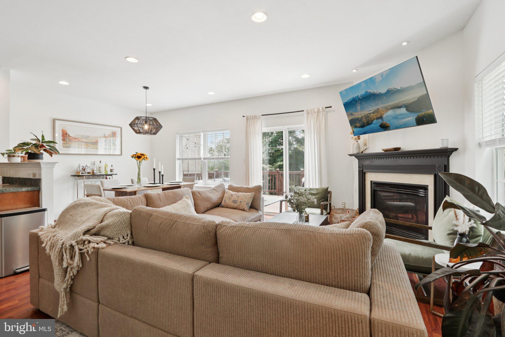 929 SHENKLE DRIVE