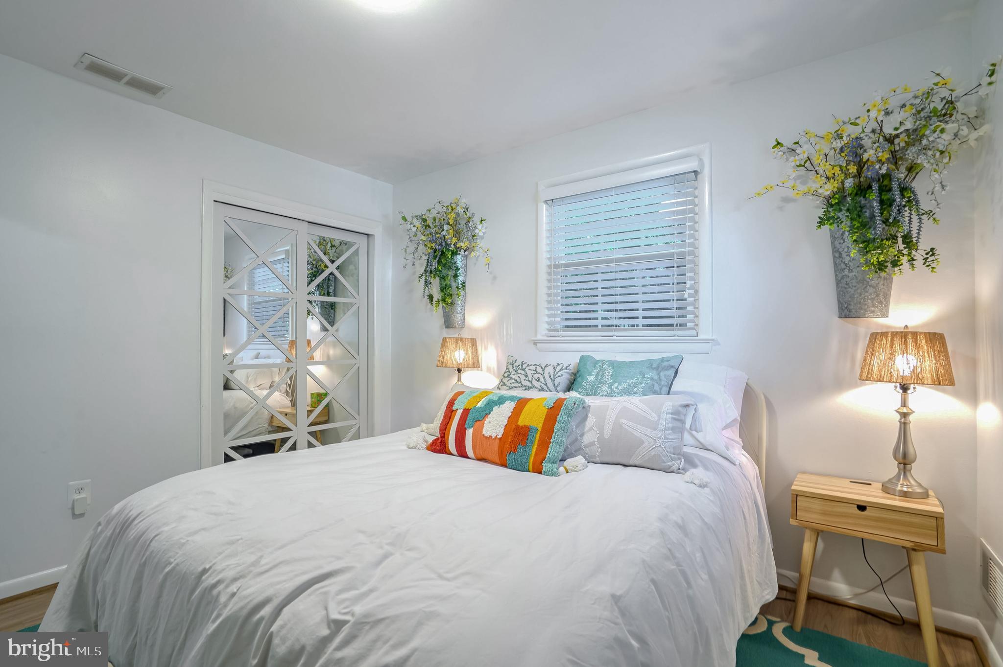 MAYWOOD - Residential