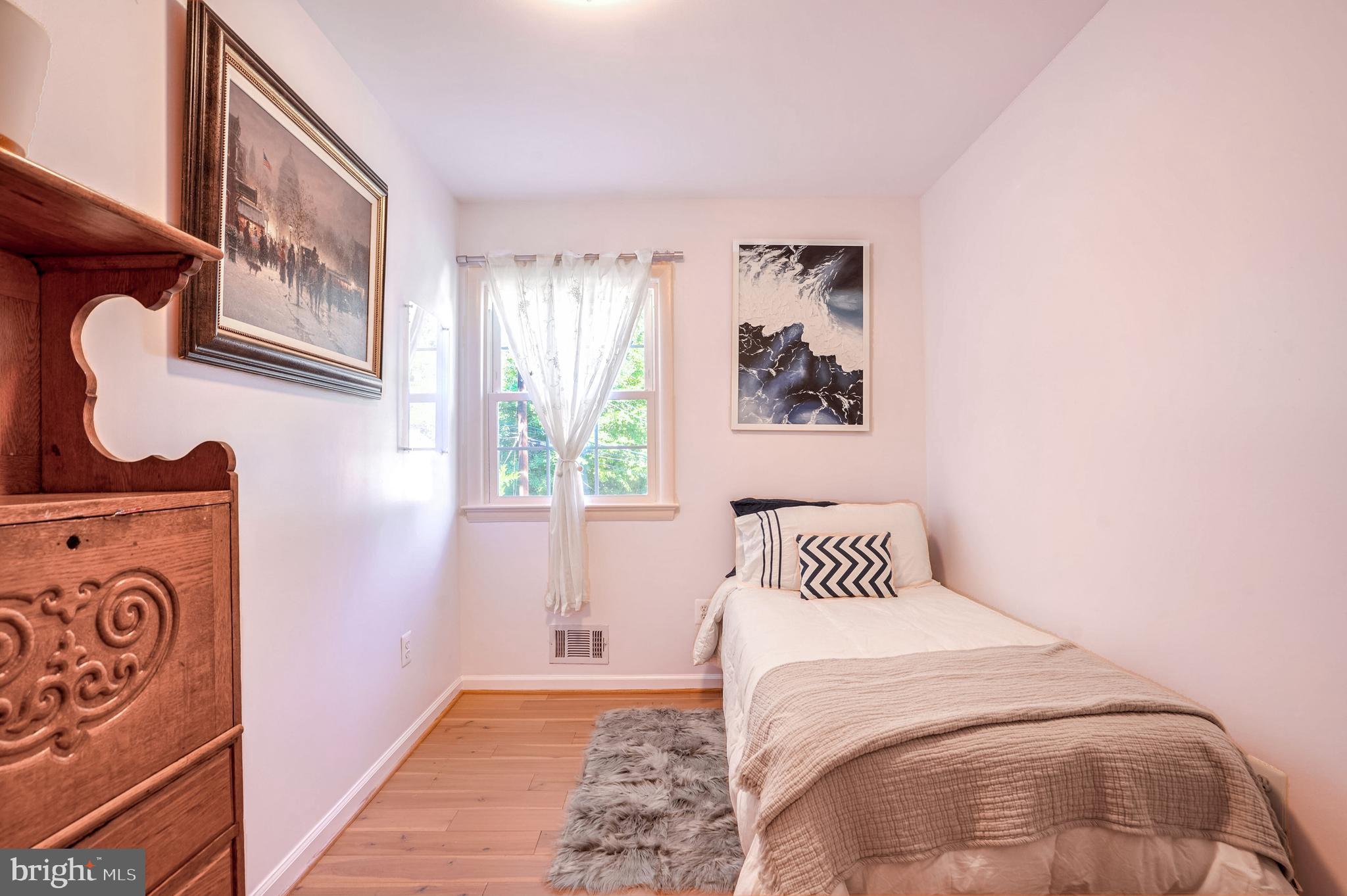 MAYWOOD - Residential