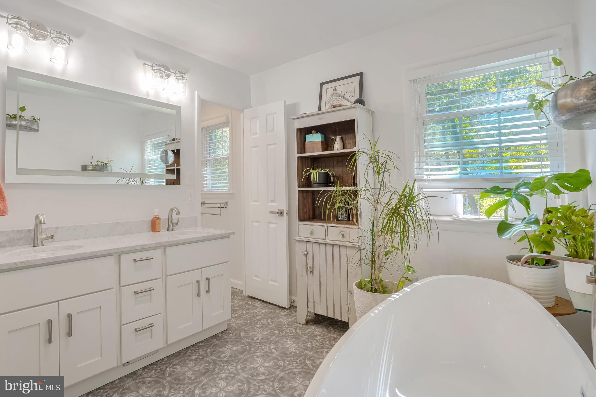 MAYWOOD - Residential