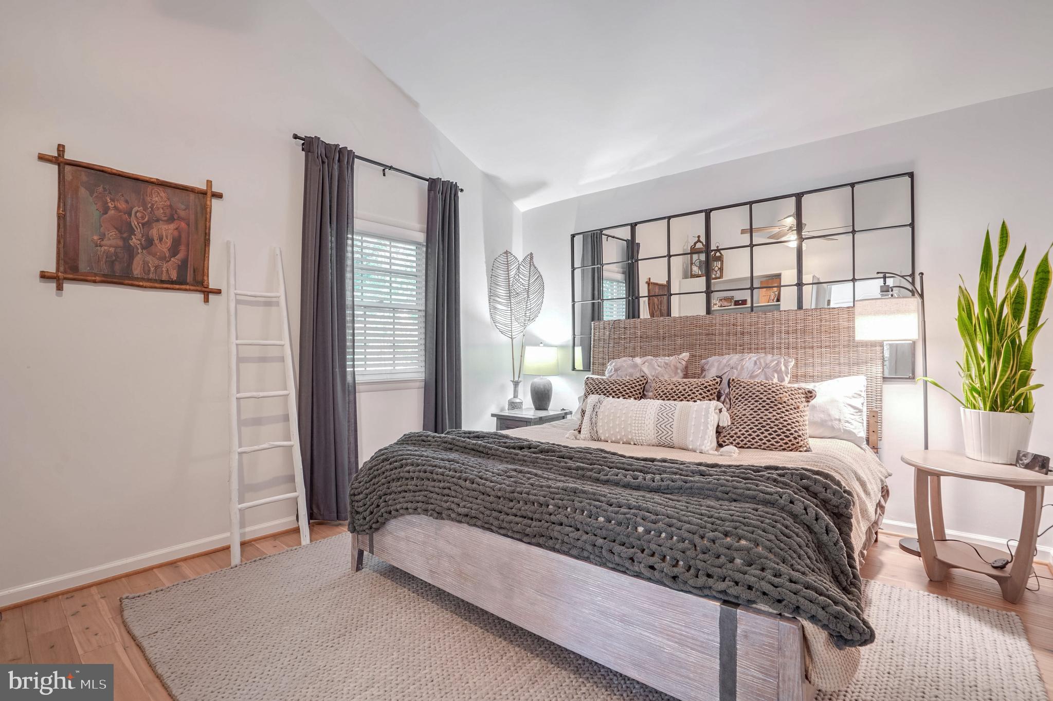 MAYWOOD - Residential