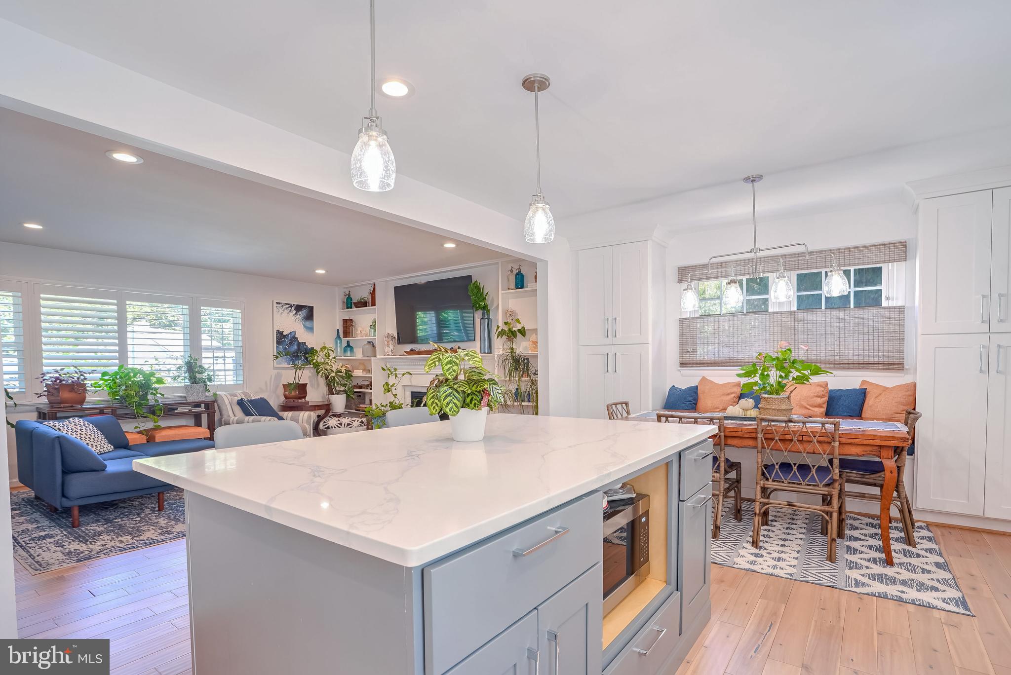 MAYWOOD - Residential