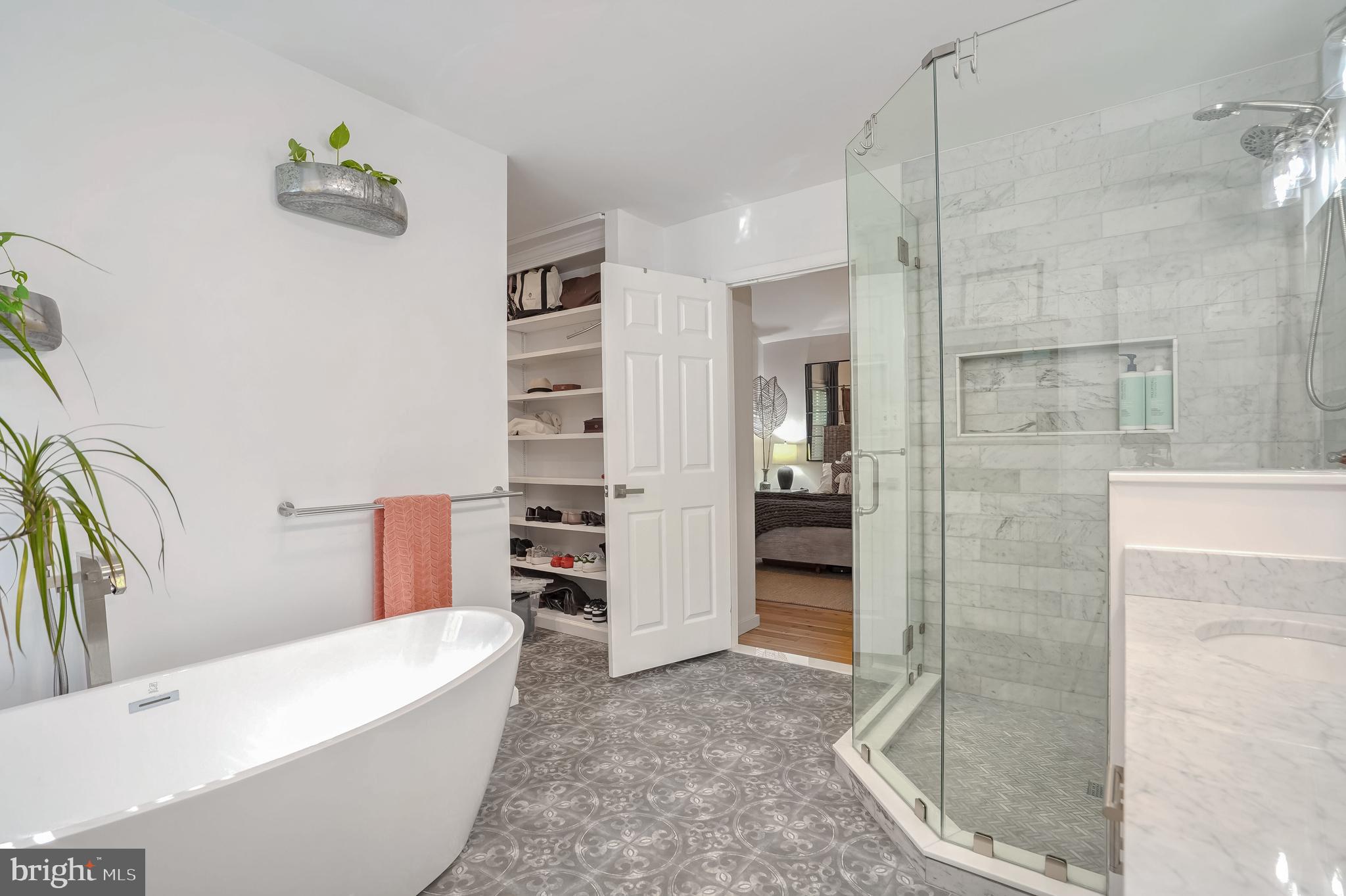 MAYWOOD - Residential