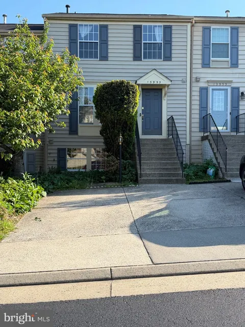 MLS: VAFX2306832