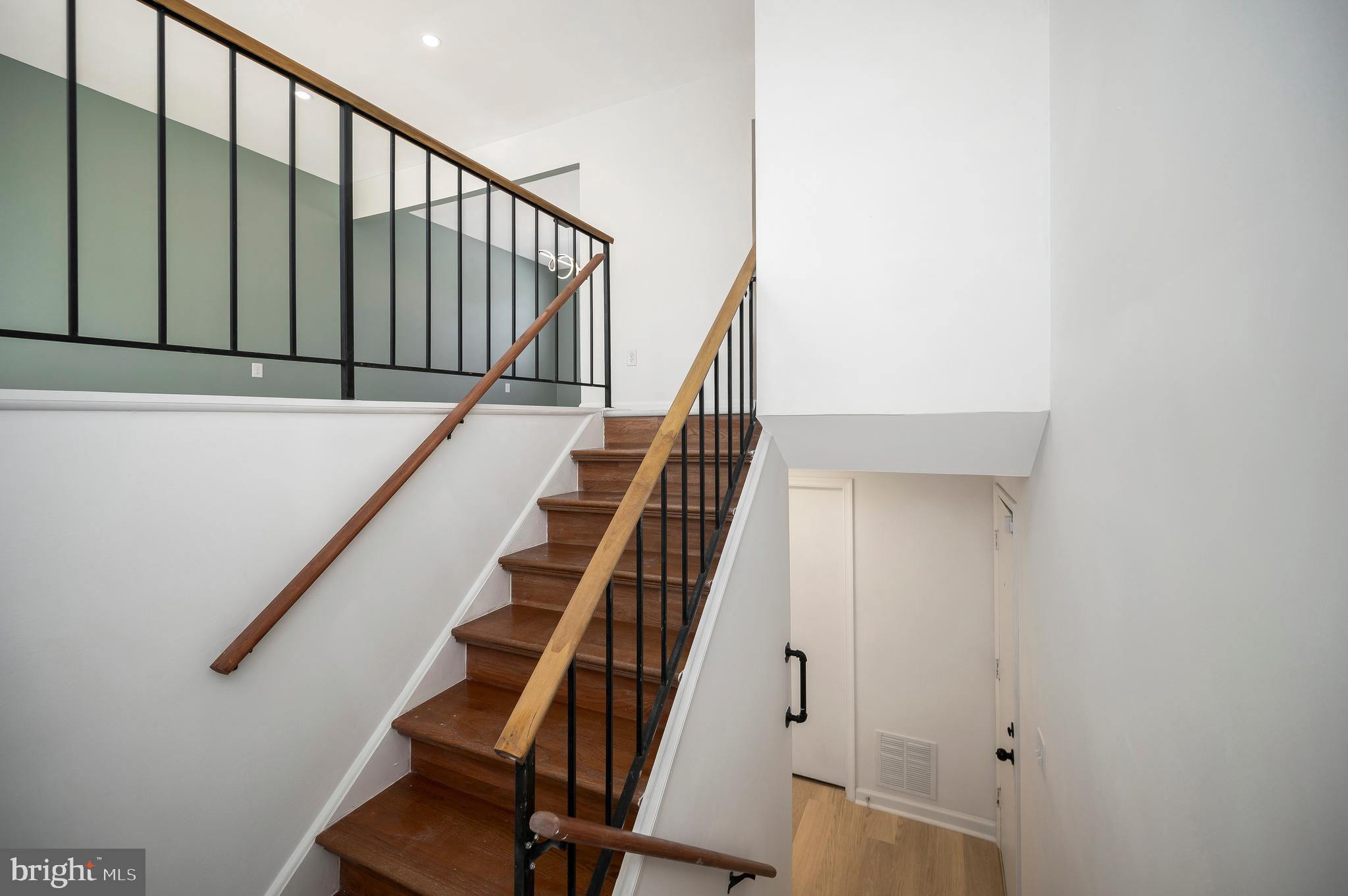 WAVERLY VILLAGE - Residential