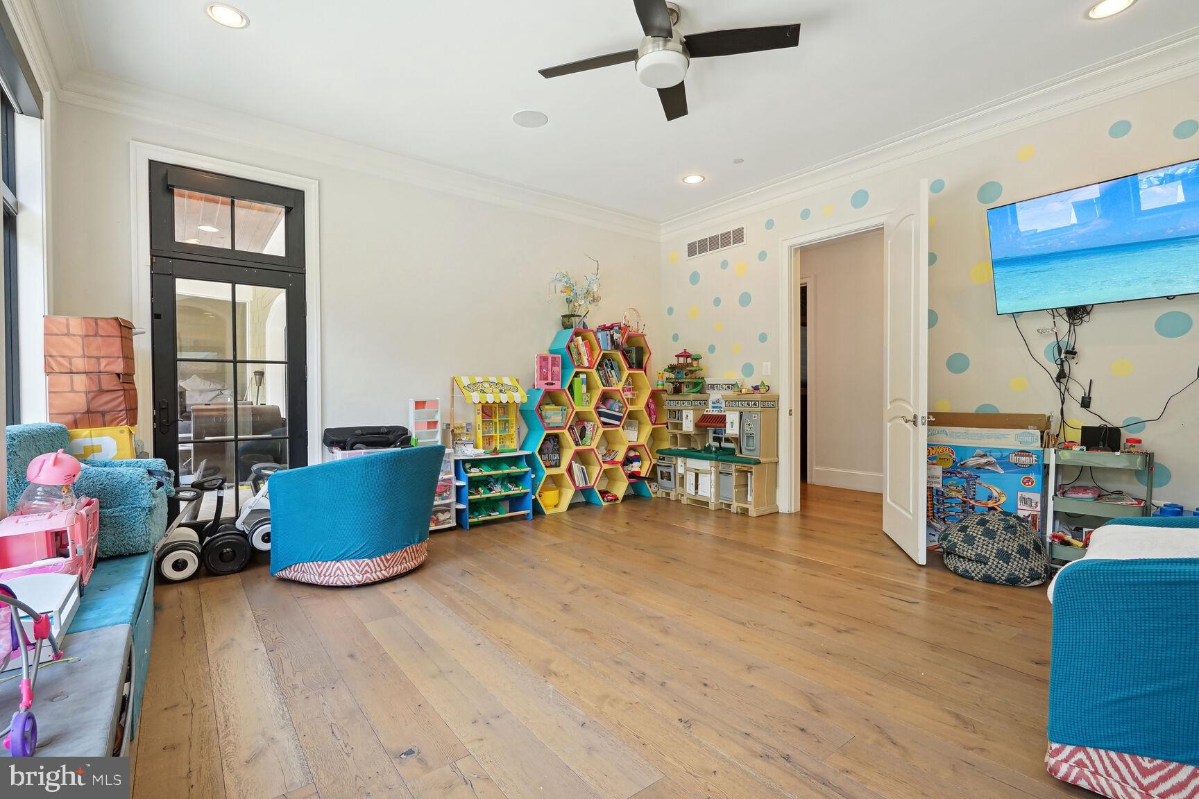 TRIADELPHIA MILL FARM - Residential