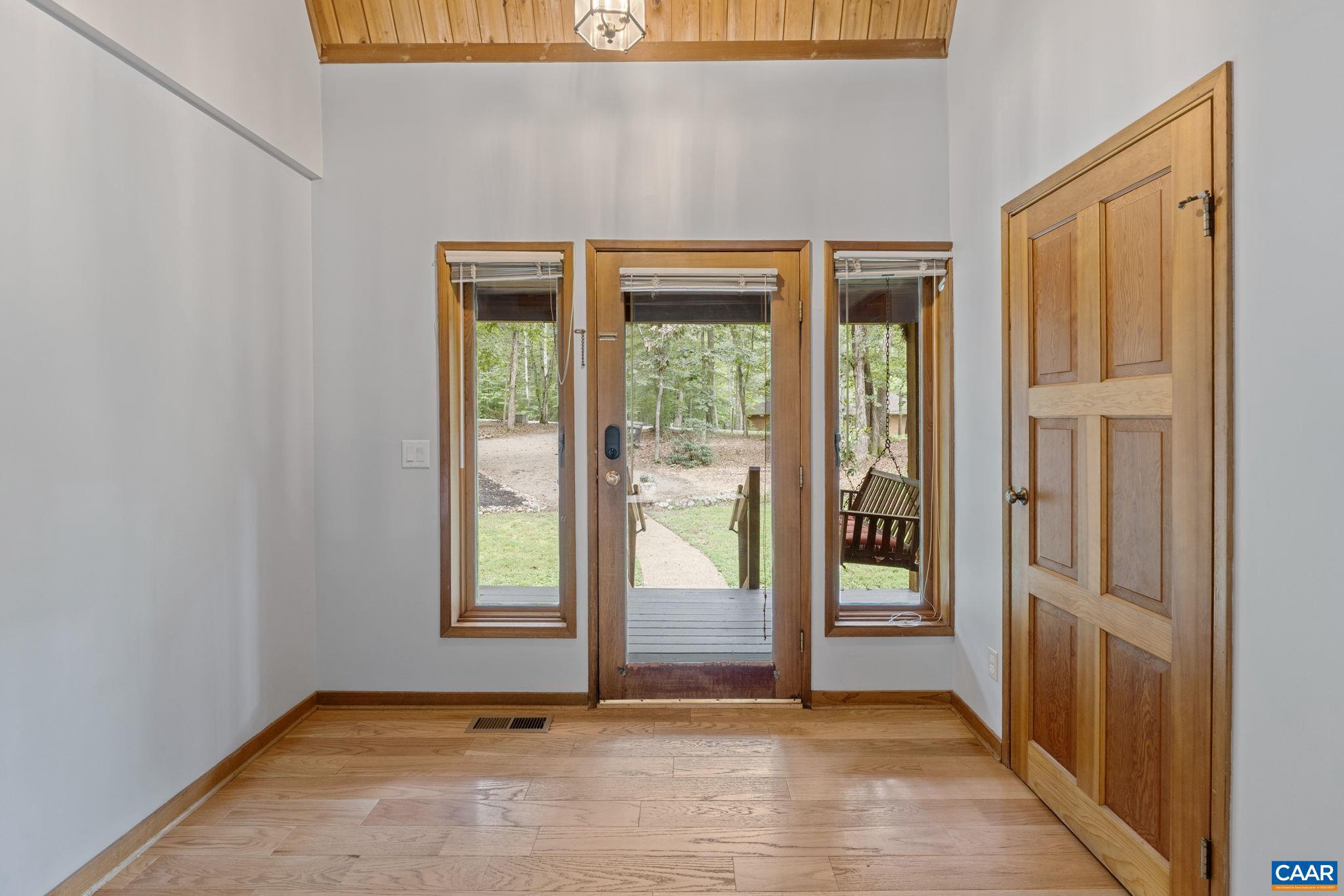 LAKE MONTICELLO - Residential