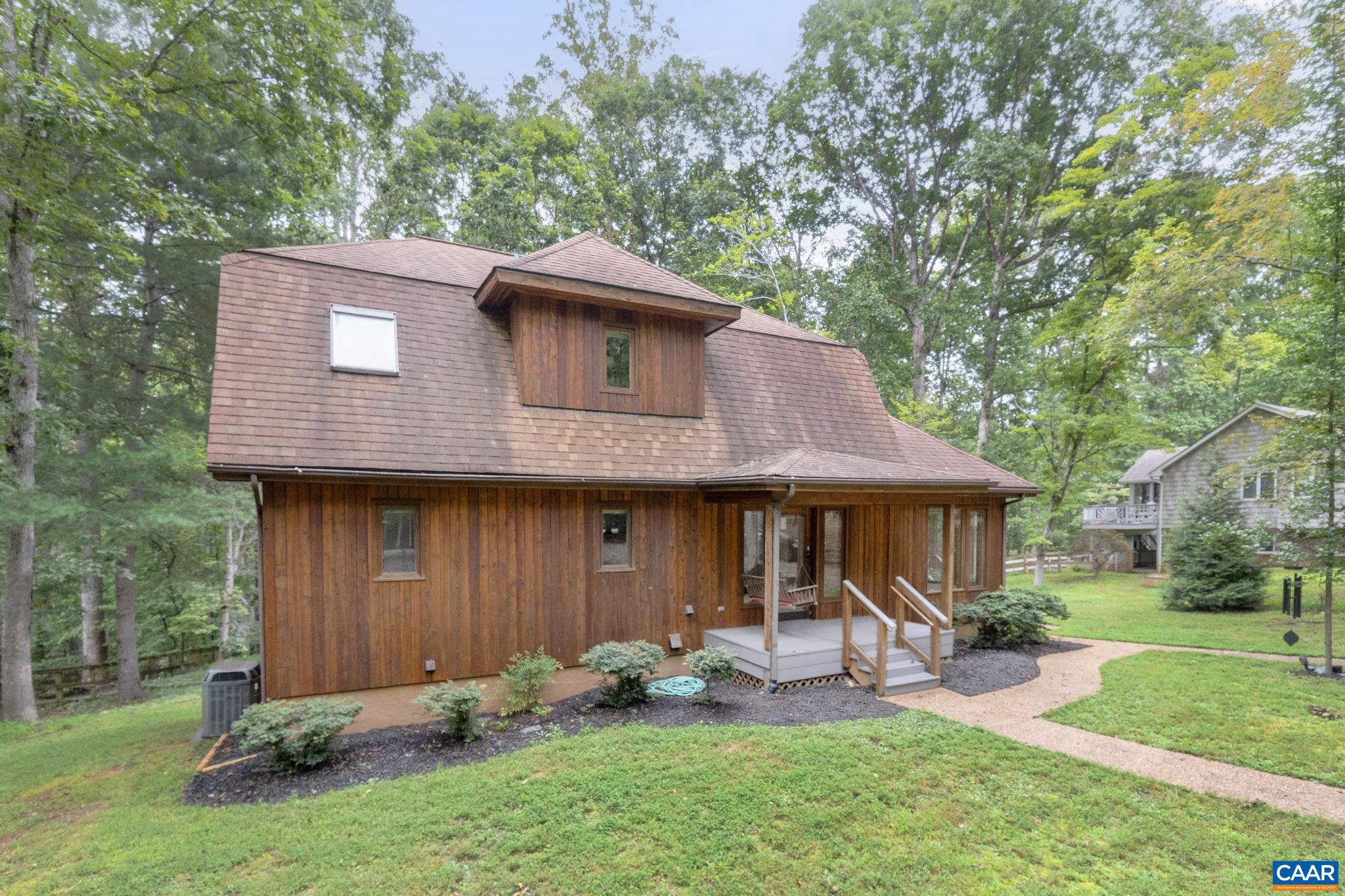 LAKE MONTICELLO - Residential